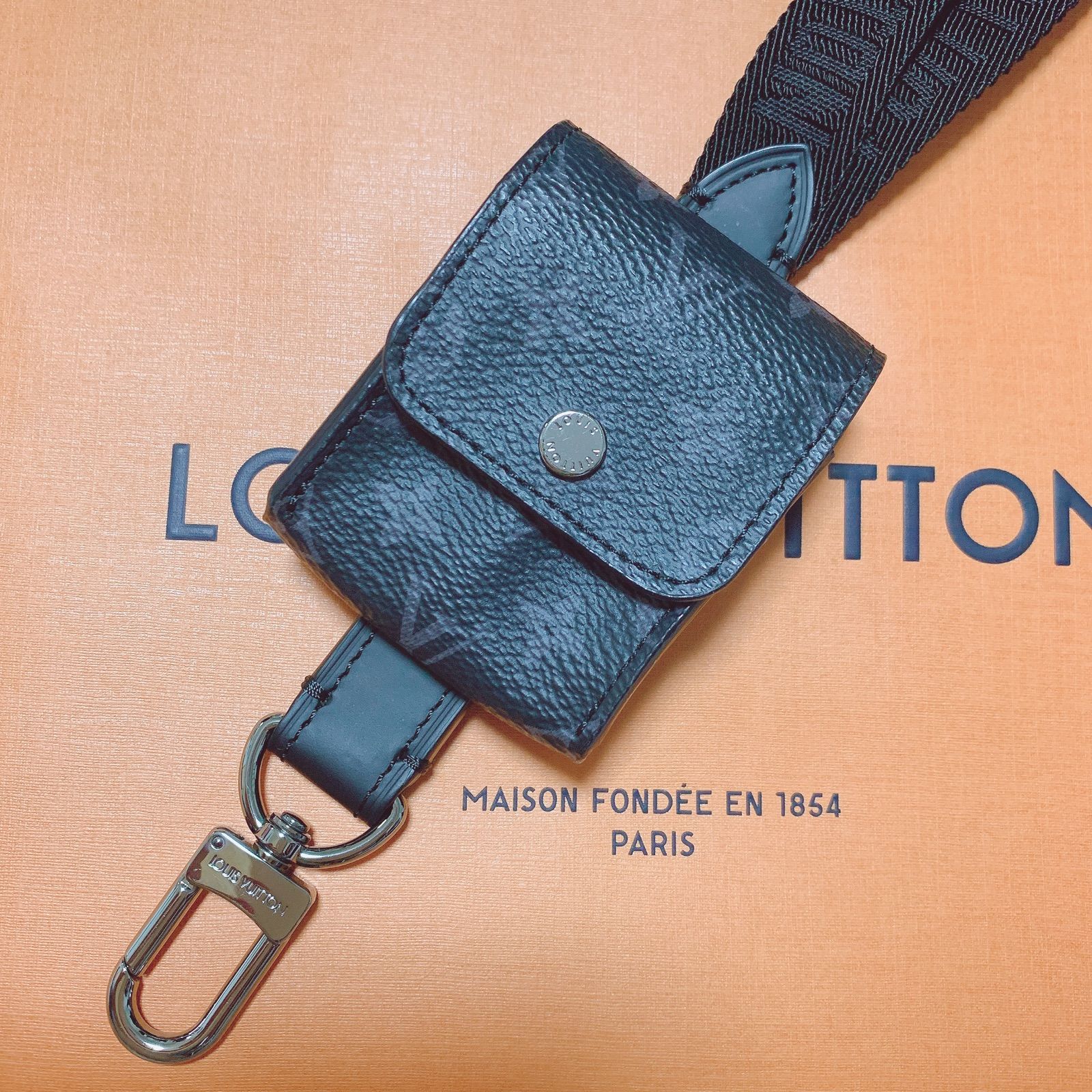 louis vuitton ルイヴィトン ケース ランヤード AirPods pn-jambi.go.id