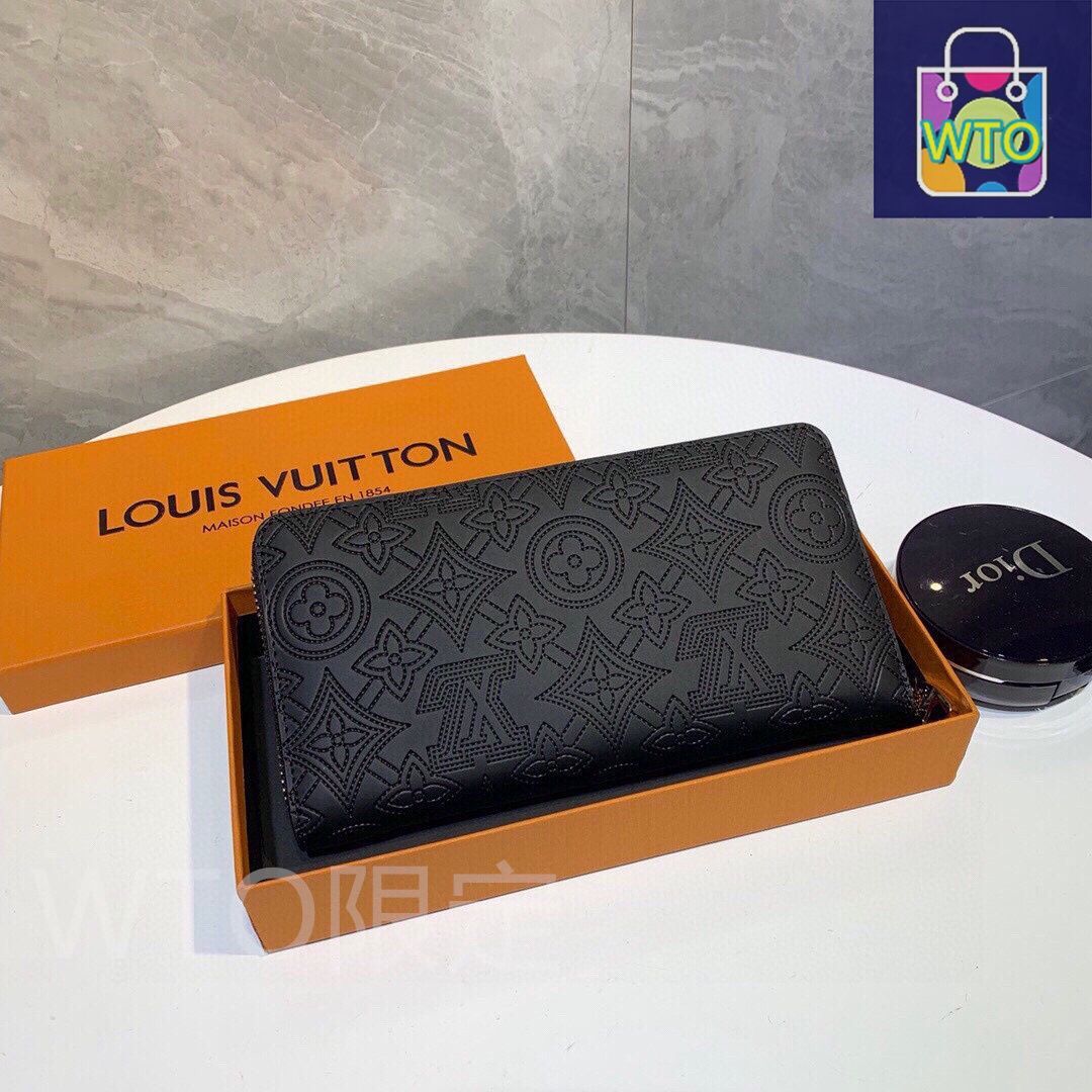 Louis Vuitton】今日特価！黒色 19x10cm 牛皮圧花ポーチ 送料
