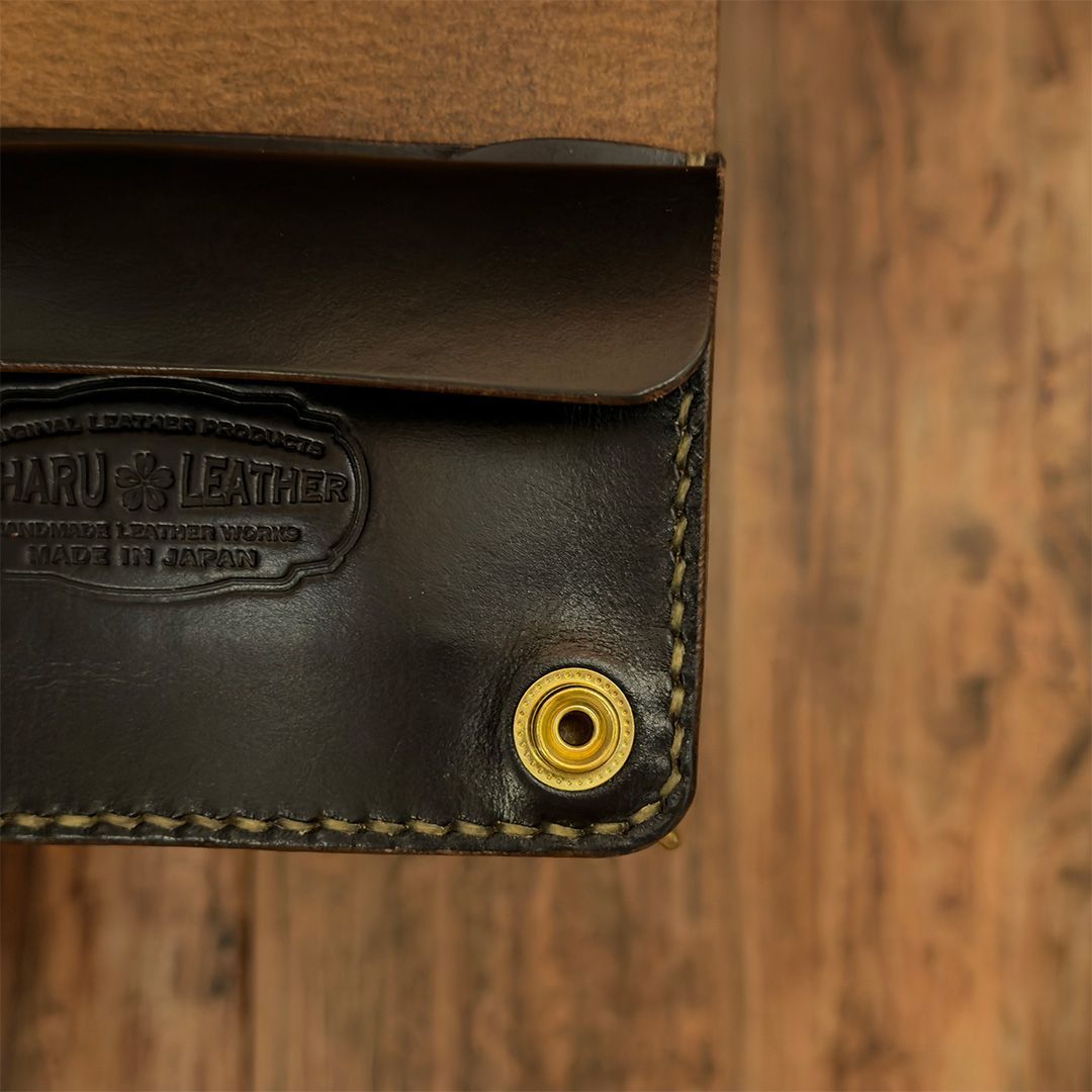 茶芯ブラックのショートトラッカーウォレット｜革の質感を楽しむ ｜TWS03-BCE-01