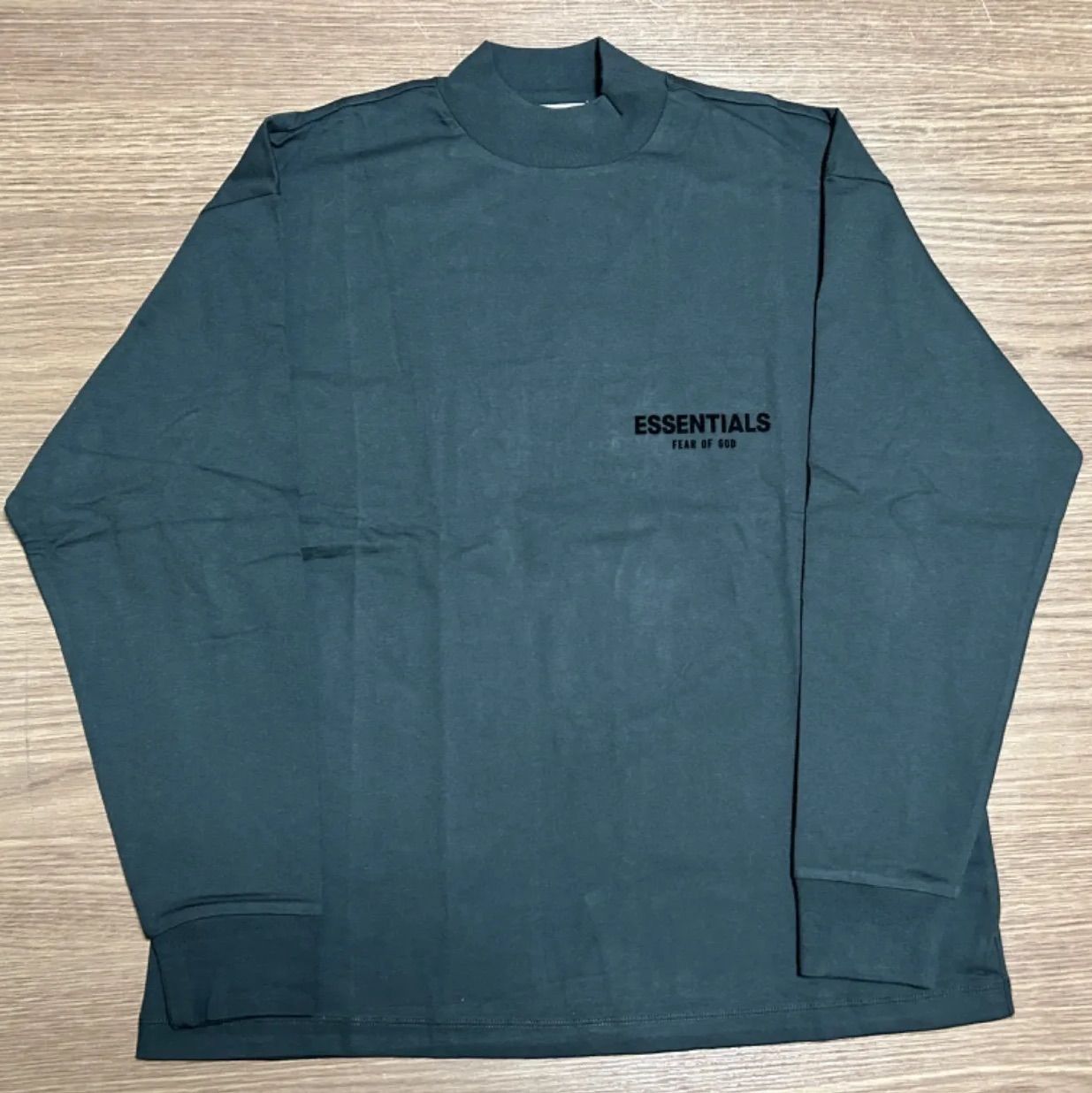 ESSENTIALS LS TEE/STRETCH LIMO 長袖 フロックロゴ - メルカリ