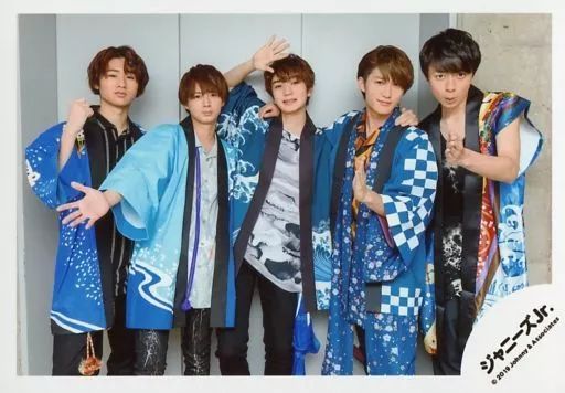 中古】生写真(ジャニーズ) HiHi Jets/集合(5人)/横型・膝上・衣装青