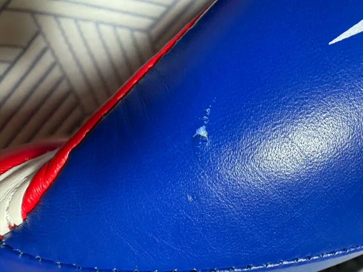 ボクシンググローブ