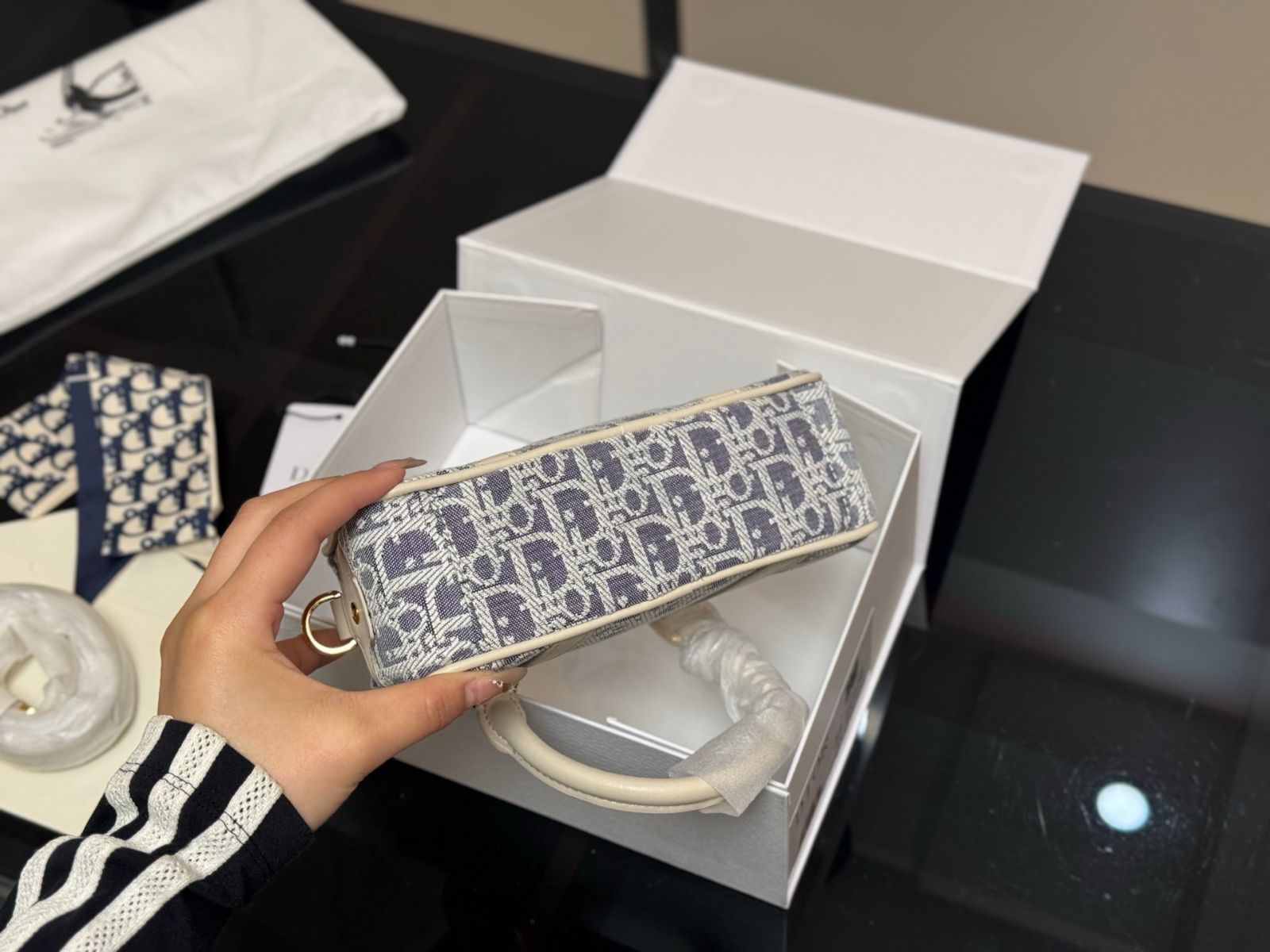【ミニサイズで可愛い☆】Dior D-VIBE ボウリングバッグ 今日特価】Dior D-Vibe ミニボウリングバッグ サイズ 20×12cm