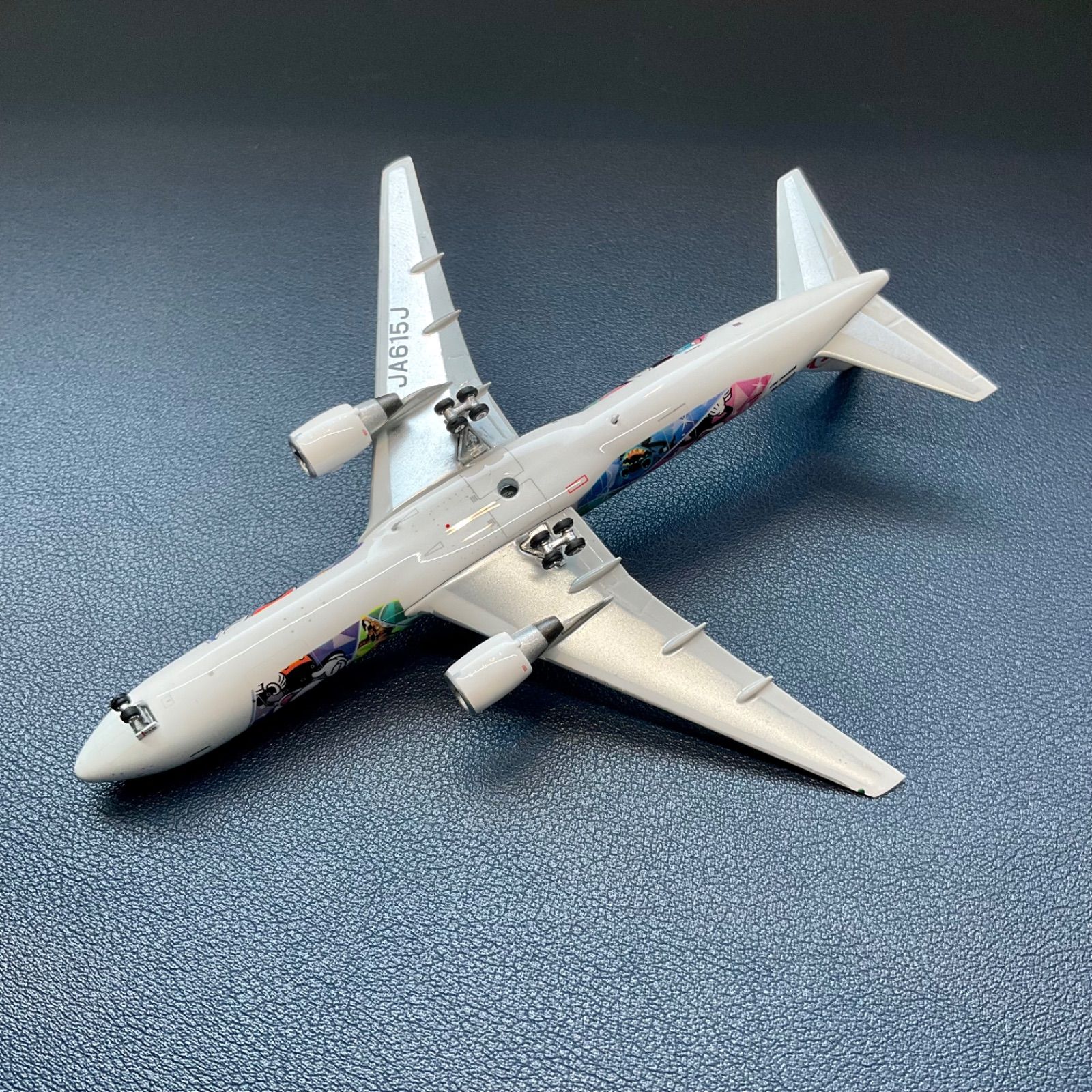 JAL B767-300 1/400 JA615J JAL B767-300 1/400 JA615J