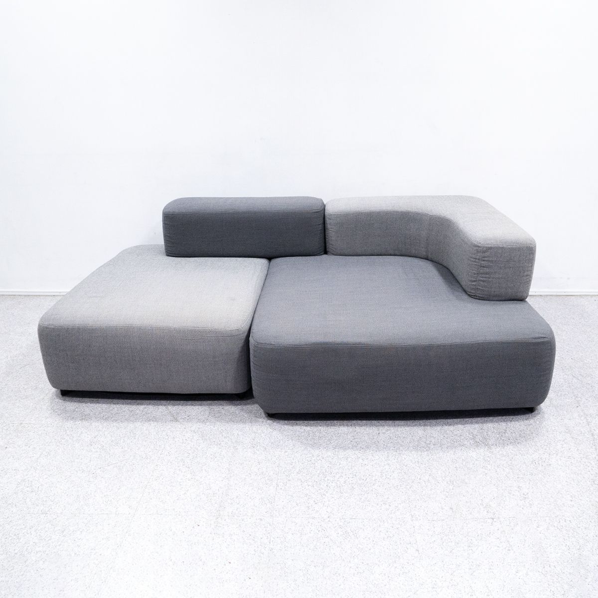 中古品】FRITZ HANSEN フリッツ ハンセン ALPHABET SOFA アルファベットソファ 2人掛け ファブリック グレー  ピエロ・リッソーニ 定価76万 - メルカリ