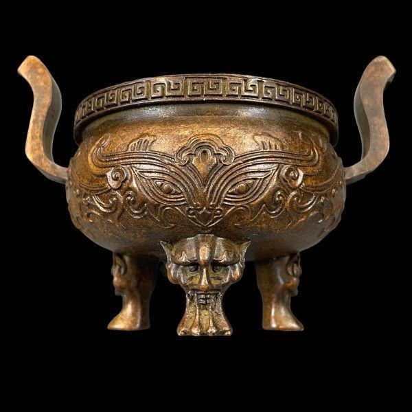 青釉双耳如意尊三足香炉 香道具 現代工芸品 美術品 装飾品 置物 瑞獣 三足両耳 香炉 現代工芸品 美術品 置物 - メルカリ