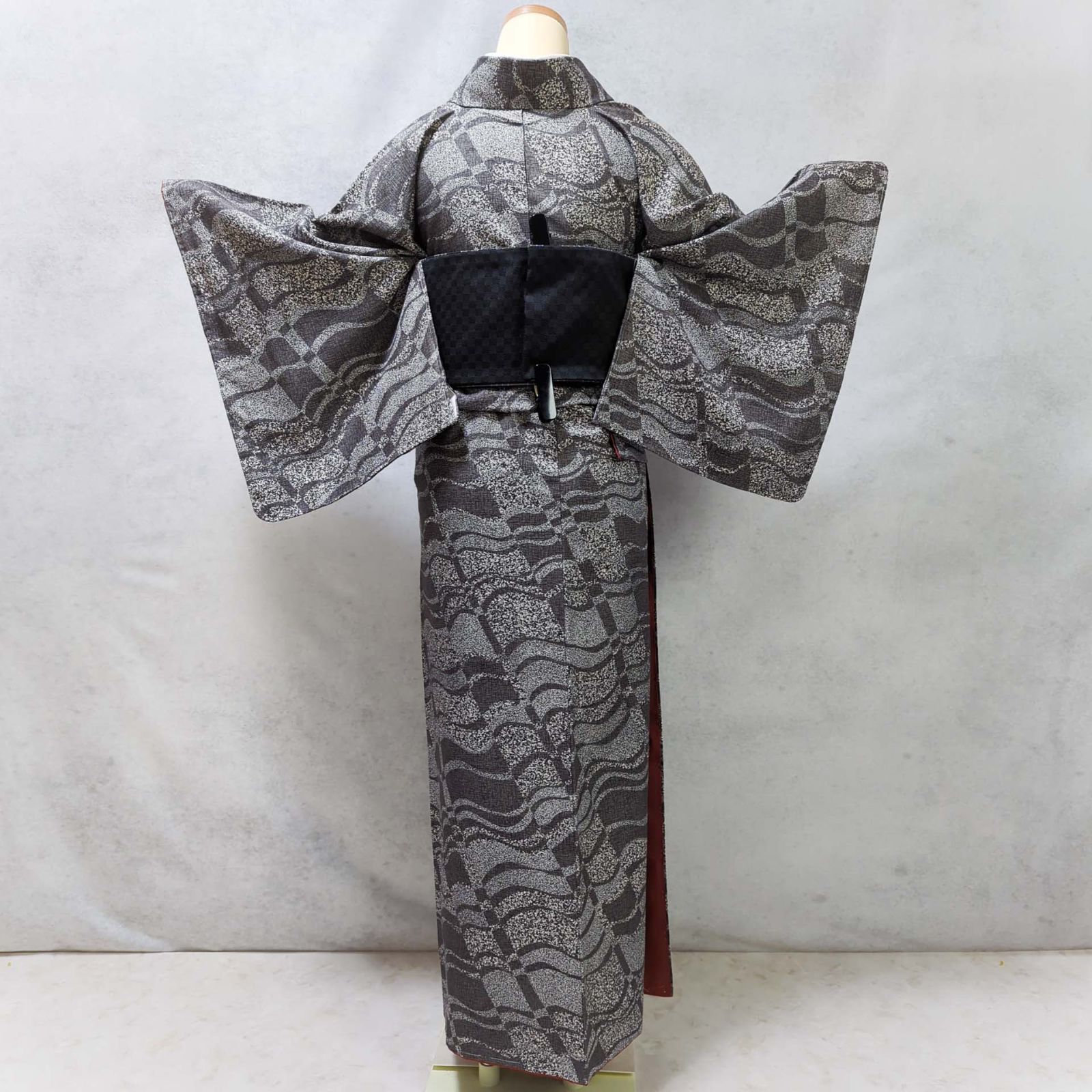 臈纈染 叩き染 モダン 小紋 牛首紬後染め訪問着緑と黒ろう