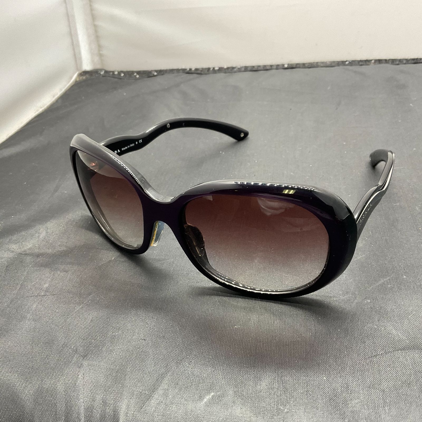 プラダ　サングラス プラダ サングラス SPR08L B25044873 - メルカリ