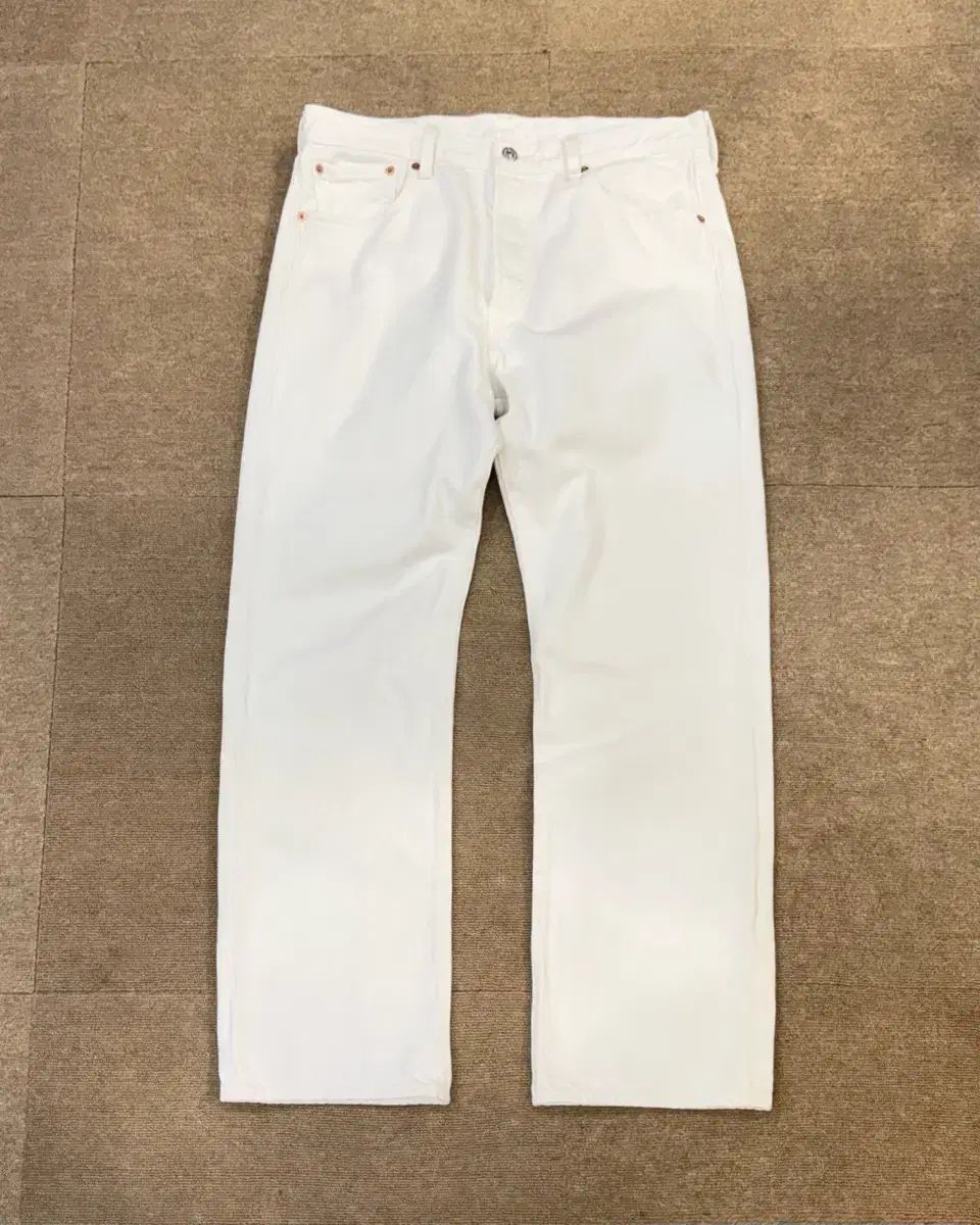 【雷市場（ポンジャン）商品韓国直送】 正規品 Lives LEVI'S(リーバイス) 501 白人 デニムパンツ