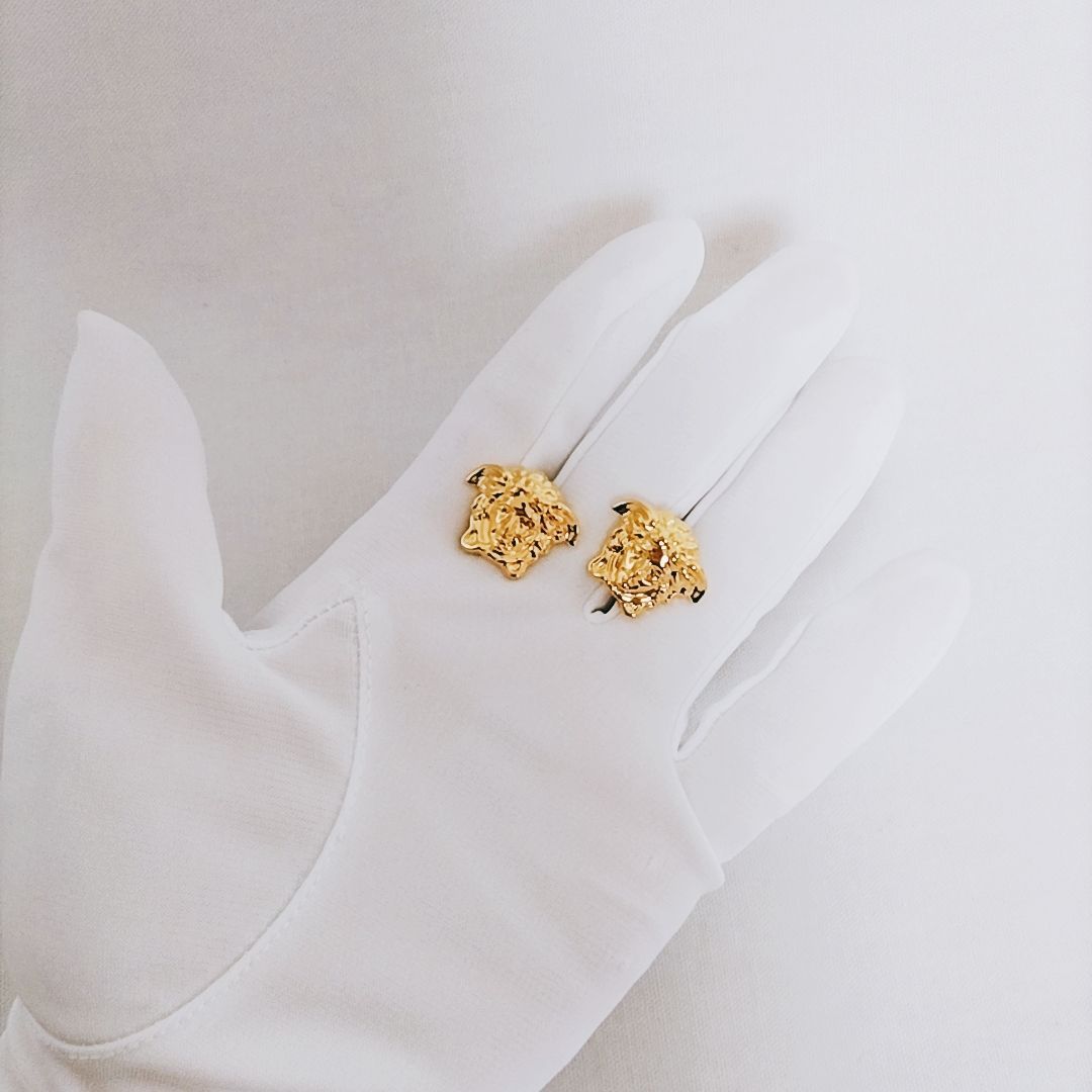 【新品未使用】VERSACE メドゥーサ ヘッド ピアス ゴールドカラー 訳あり・新品未使用】VERSACE メドゥーサ ヘッド ピアス