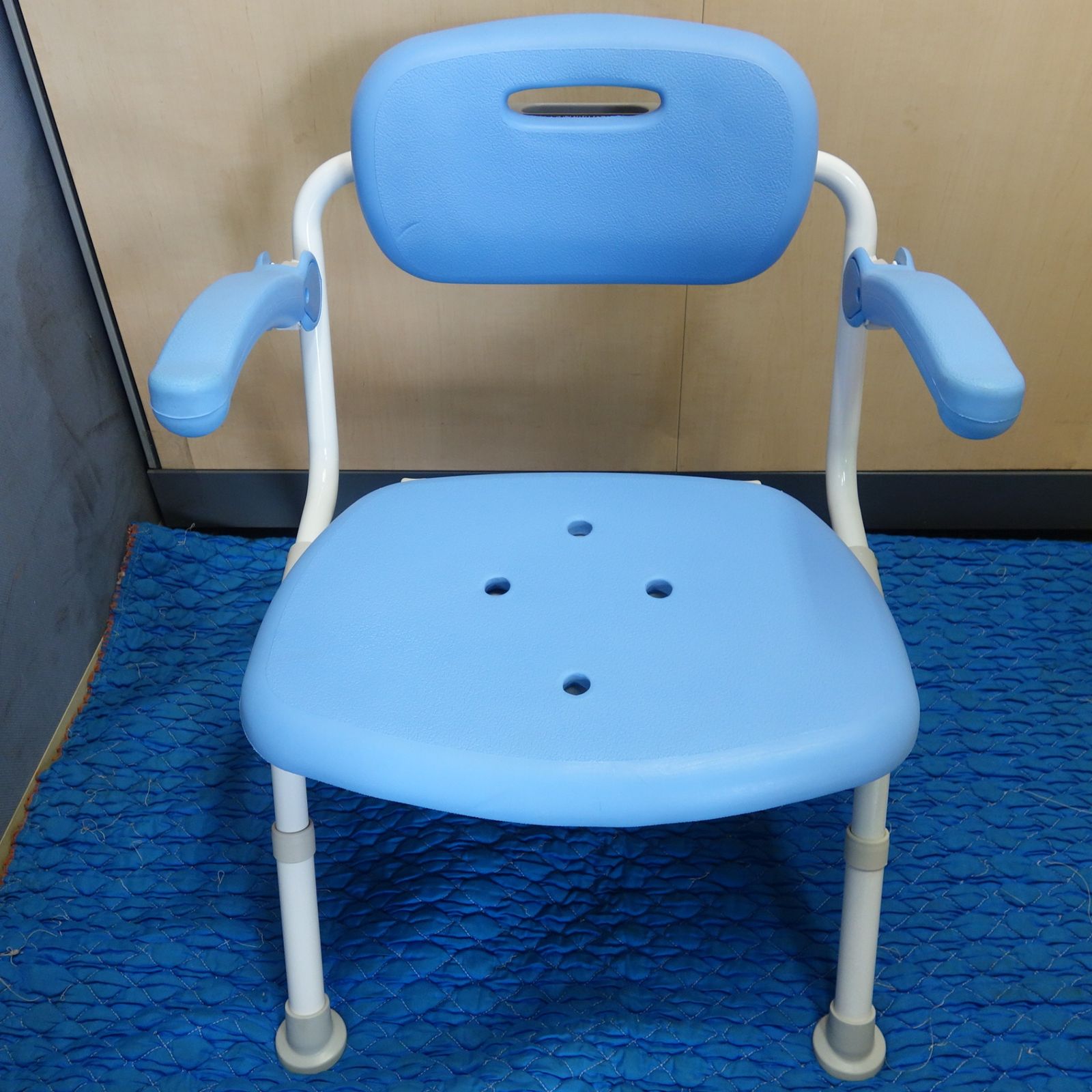 送料無料 ♥ Panasonic シャワー チェア ユクリア PN-L41522 最大使用者体重 100kg パナソニック 入浴 補助 介護 介助 イス 椅子 いす