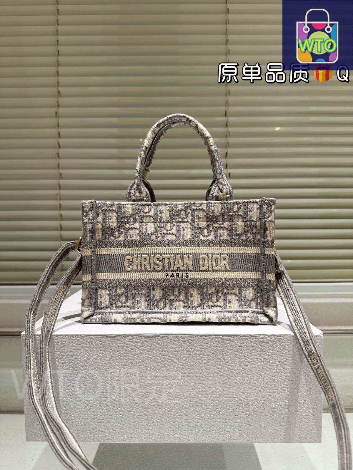 今日特価】Dior ディオール ミニトート 肩帯付き コンパクトで