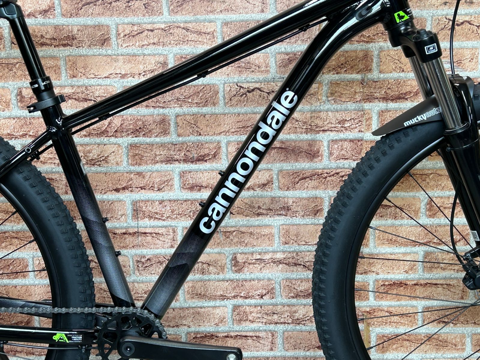 西濃運輸 営業所止め発送のみ 】イチ推し!! 極上品!! CANNONDALE 西濃運輸 営業所止め発送のみ 】イチ推し!! 極上品!! CANNONDALE