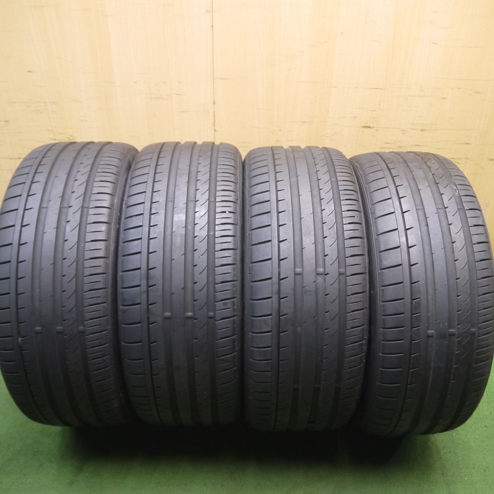 送料無料* バリ溝！9分☆MYRTLE MR-14 CRIMSON 245/40R20 ファルケン 
