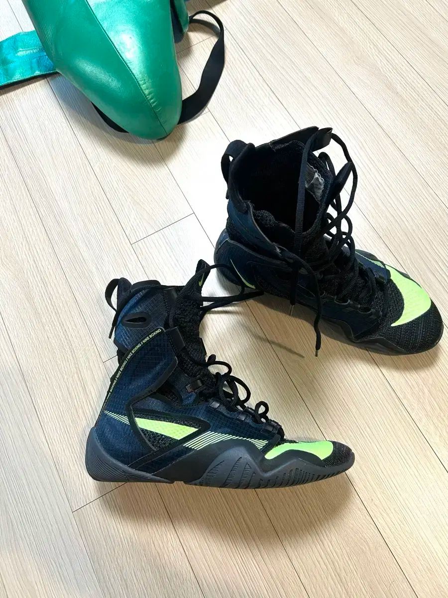 【雷市場（ポンジャン）商品韓国直送】 ナイキハイパー KO2 ボクシングシューズ ( 265 ）