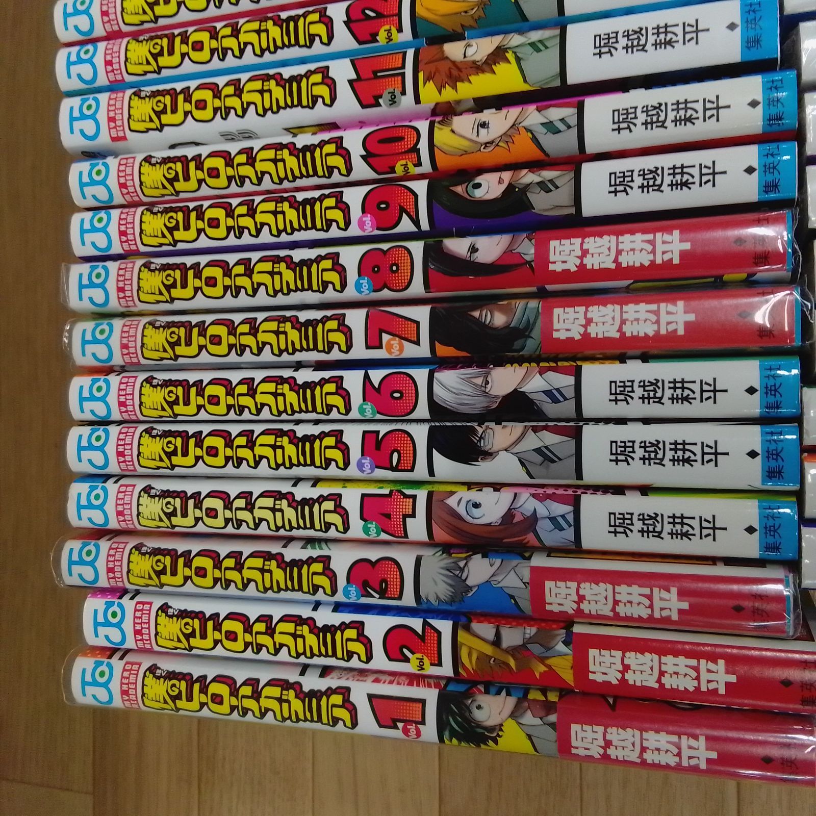 新作入荷中。 13冊 僕のヒーローアカデミア 1～42巻 全巻 O巻 W巻 N巻 R巻 公式キャラクターブックなど 関連本 計50冊セット HQ23G