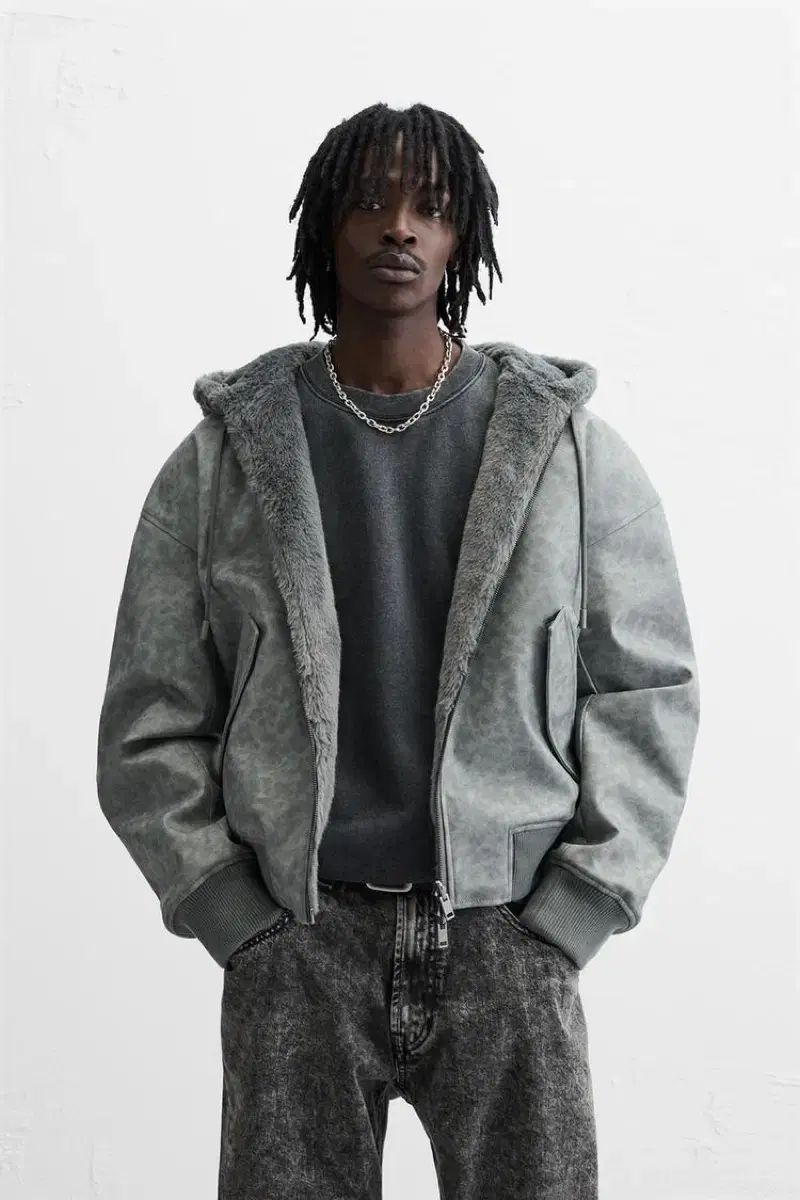 ZARA リバーシブルボンバージャケット