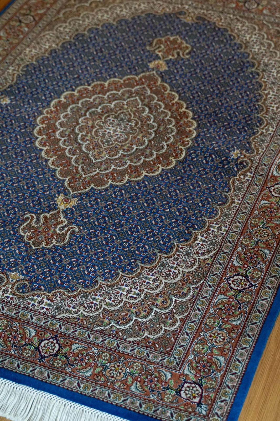 ペルシャ絨毯 タブリーズ産