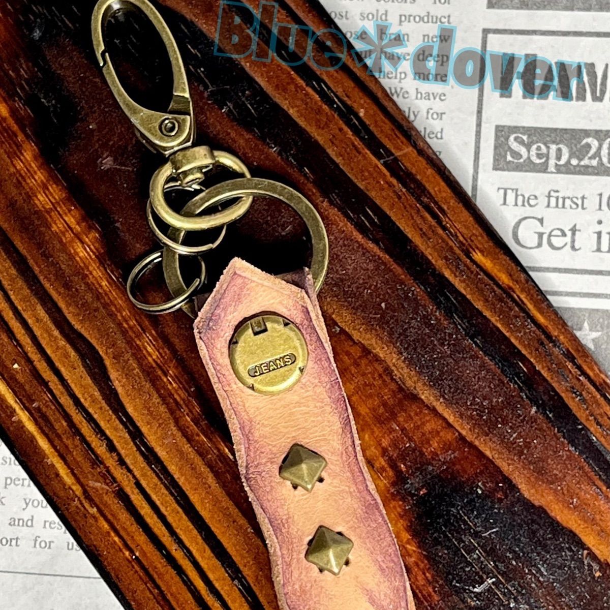 ハンドメイド♪ ヴィンテージ感のカッコいいレザーキーホルダー  