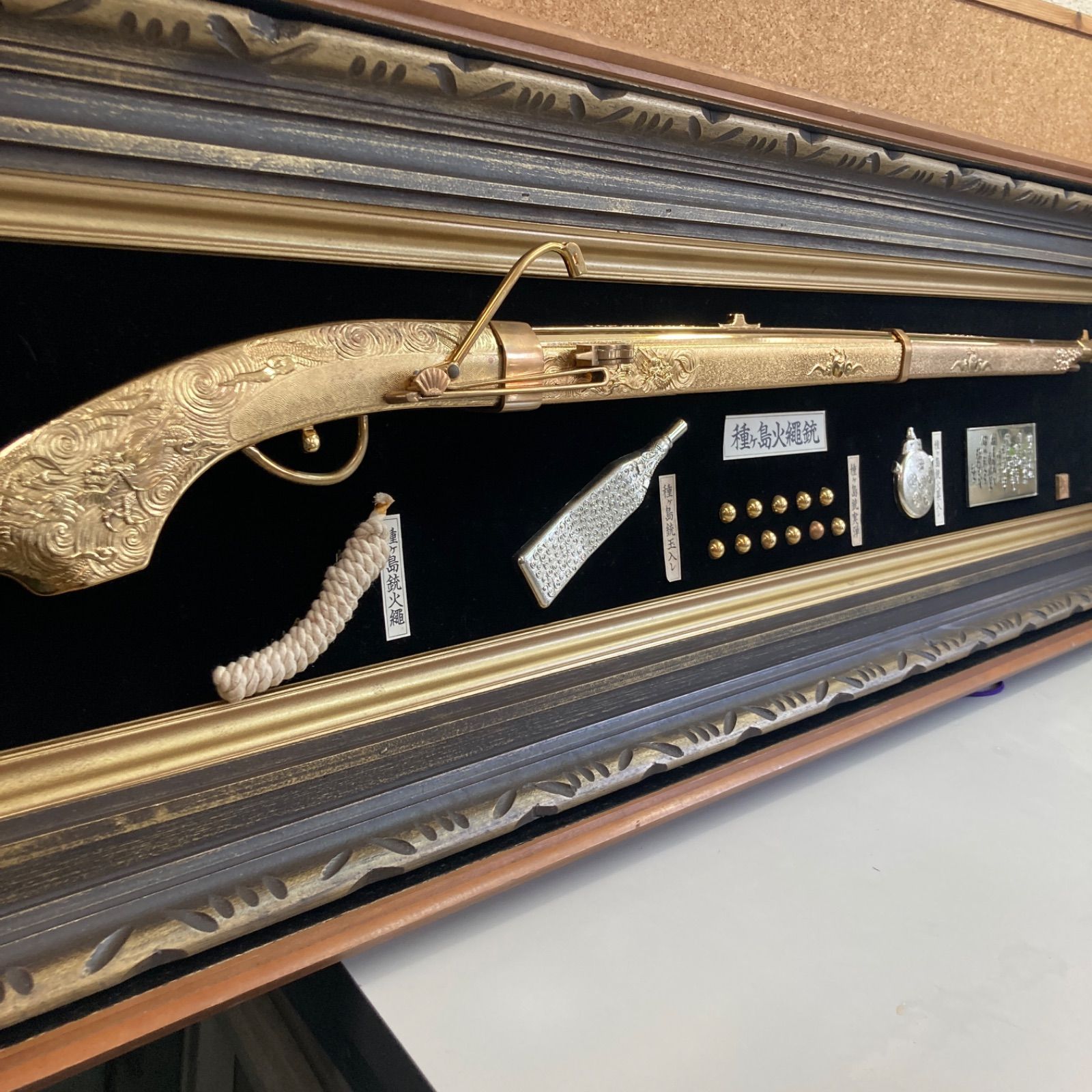 特選美術品　黄金種子島火縄銃　レプリカ  額装 特選美術品 黄金種子島火縄銃 レプリカ 額装 - メルカリ