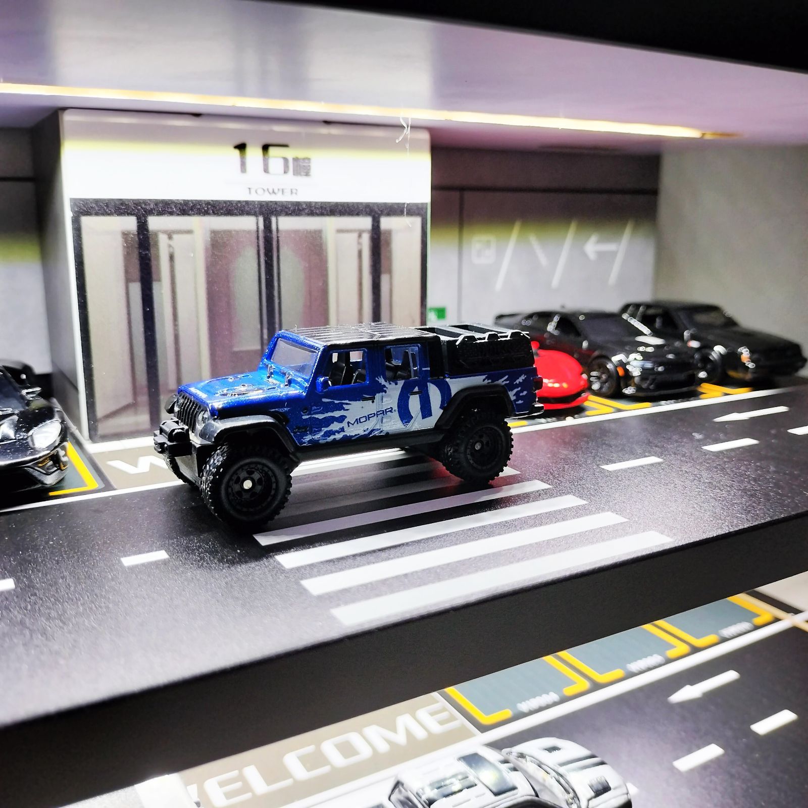 5階建立体駐車場 LED照明搭載 ミニカー専用ディスプレイ 1/64スケール