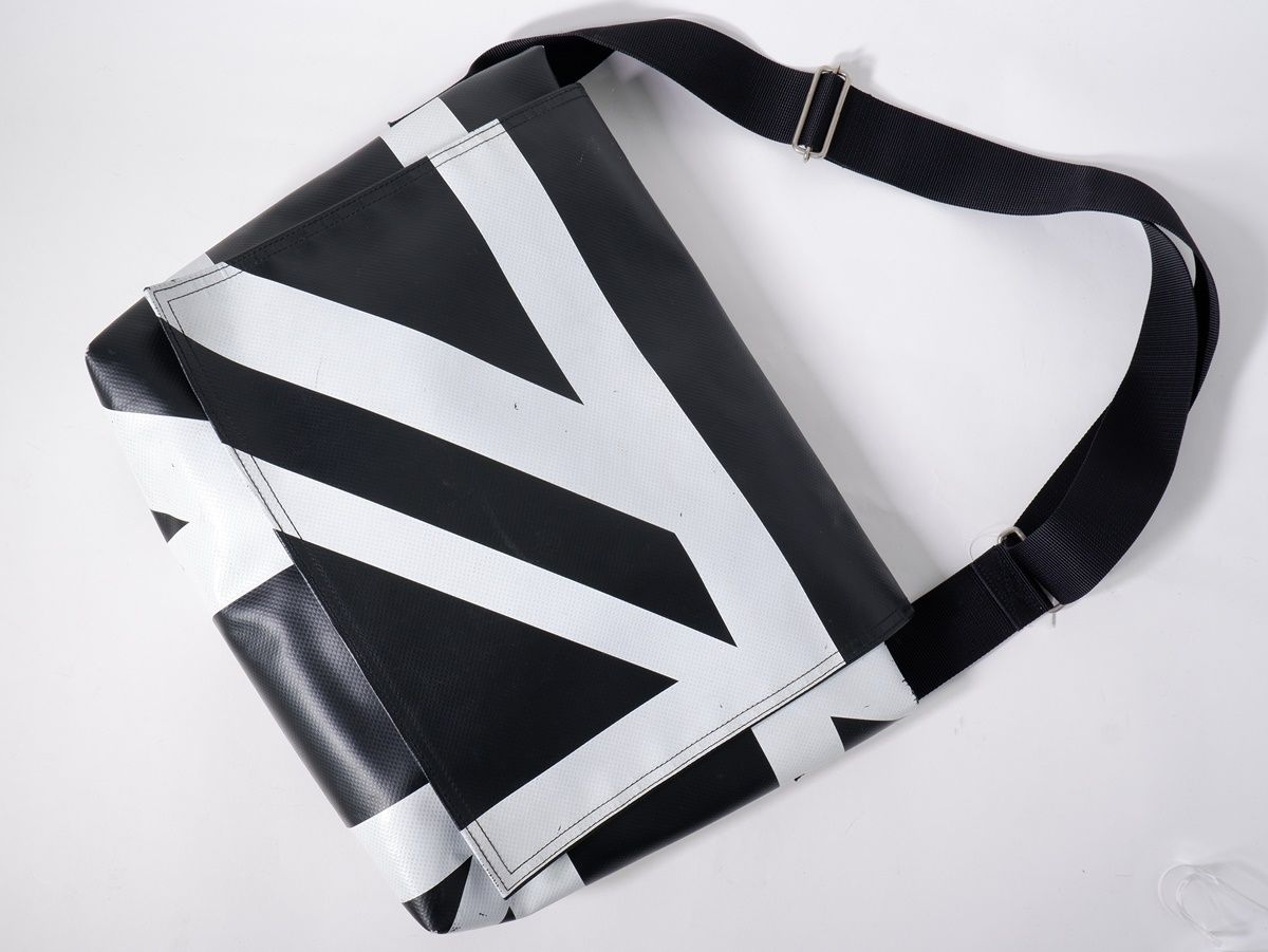 COMME des GARCONS/コムデギャルソン メッセンジャーショルダーバッグ