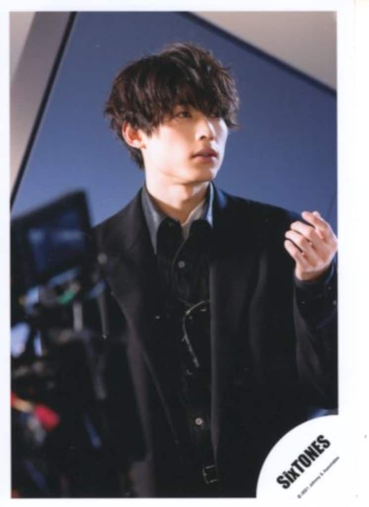 SixTONES　公式写真　400枚以上　アルバム入　松村北斗 SixTONES 1ST 松村北斗 公式写真 *1枚 - メルカリ