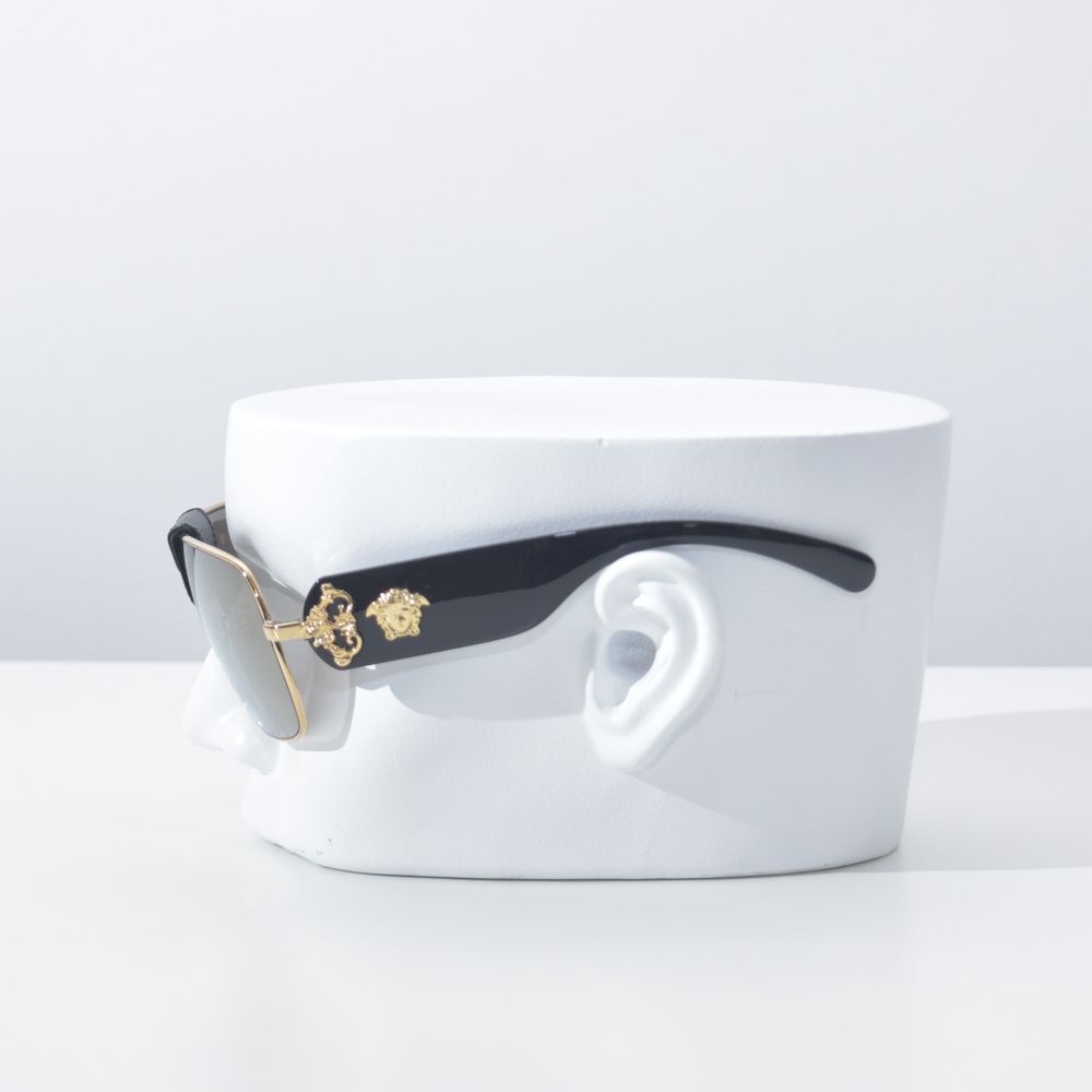 ヴェルサーチ メデューサ サングラス スクエア y2k メドゥーサ プラーク マキシ サングラス ブラック | VERSACE JP