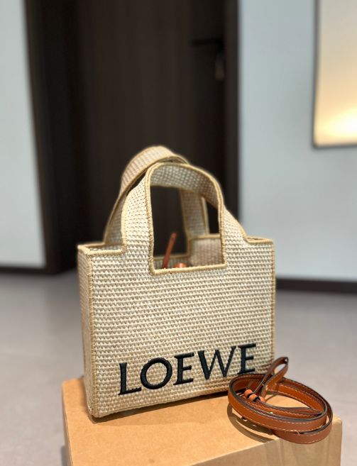 未使用 LOEWE かごバッグ フォント トートバッグ スモール