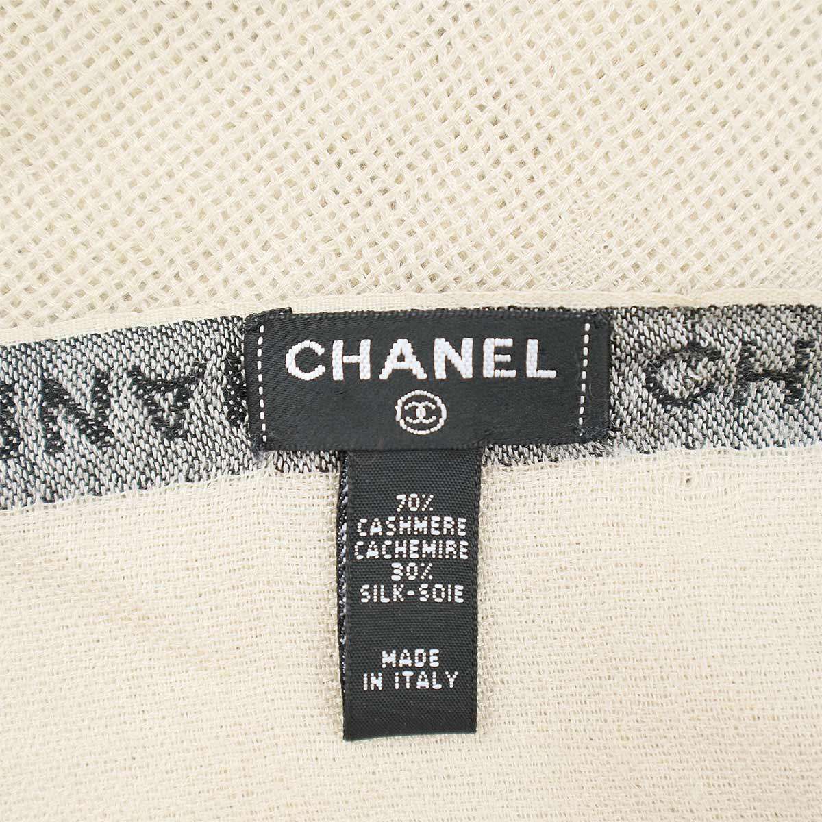 CHANEL ベージュロゴストール フリンジ付き CHANEL ベージュロゴストール フリンジ付き