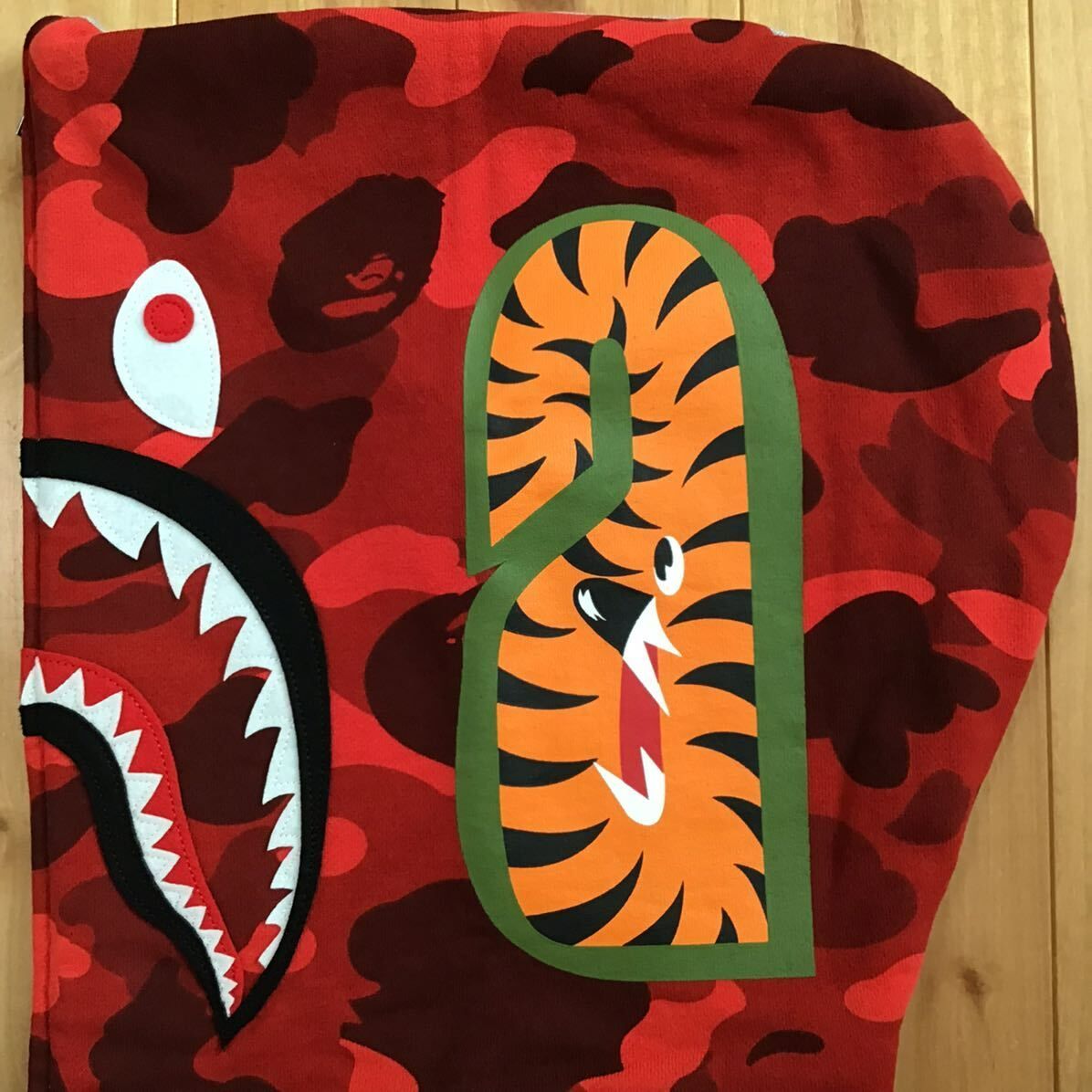 Red camo × グレー シャーク パーカー Lサイズ shark full zip hoodie  