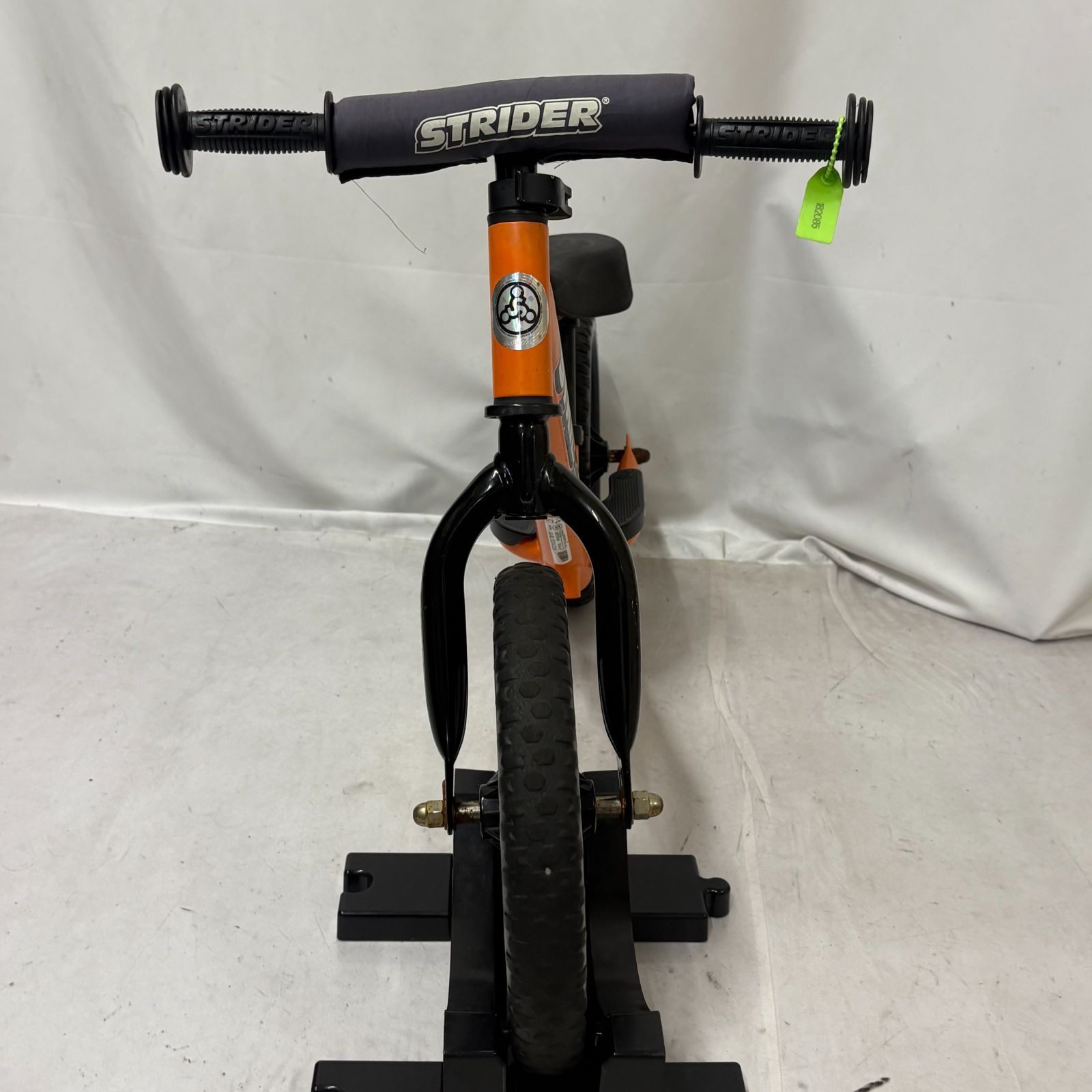 美品室内保管】ストライダー12インチスポーツモデル オレンジ