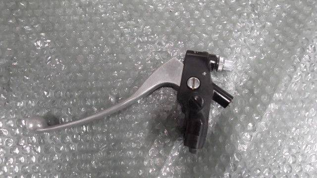 CBR250R MC41-1007xxx の クラッチレバーホルダー:#1738030195