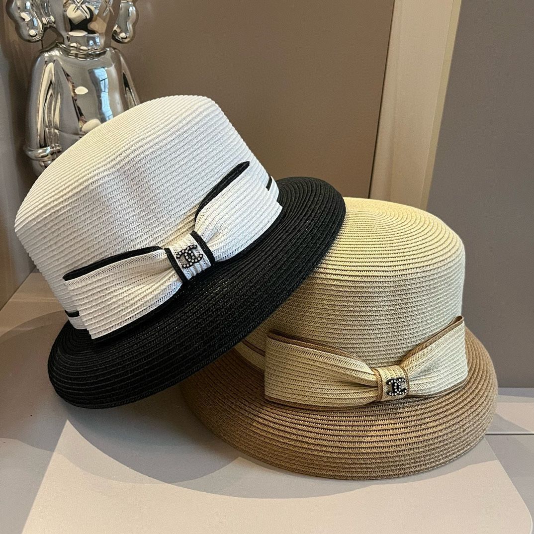 【夏の品格スタイル】CHANEL シャネル リボン ストローハット 24SS【CHANEL】夏に！ 黒いリボンが上品でかわいい麦わら帽子