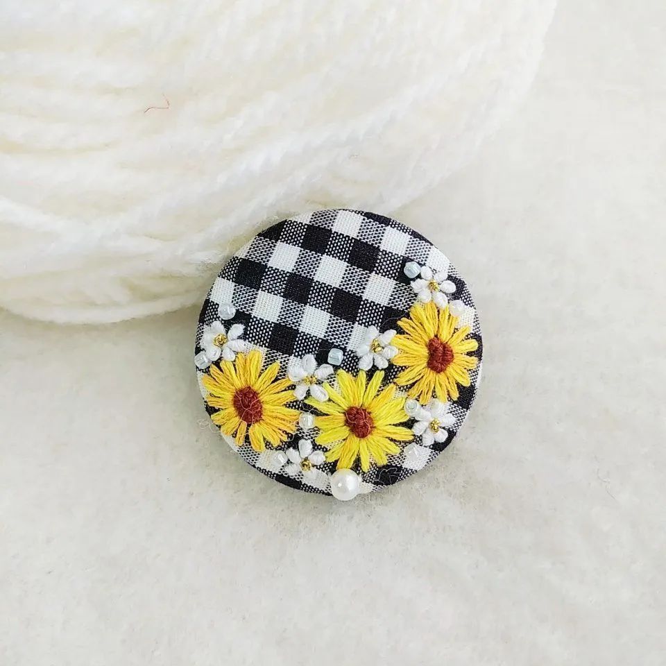 2.7センチくるみボタンヘアゴム♡黄色ばら刺繍 2.7センチくるみボタンヘアゴム♡黄色ばら刺繍