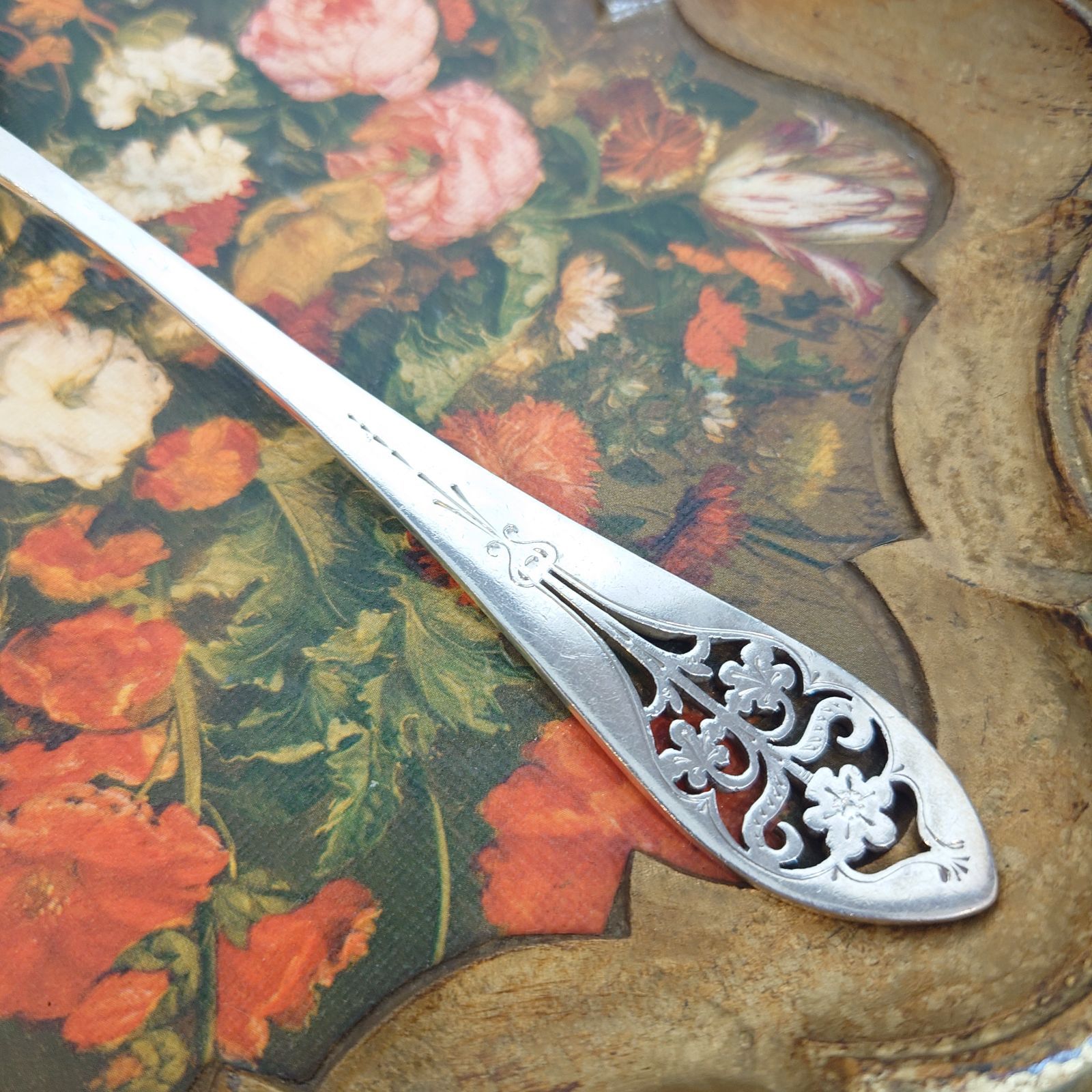 イギリス 純銀 ピアッシング スプーン サービングスプーン - メルカリ