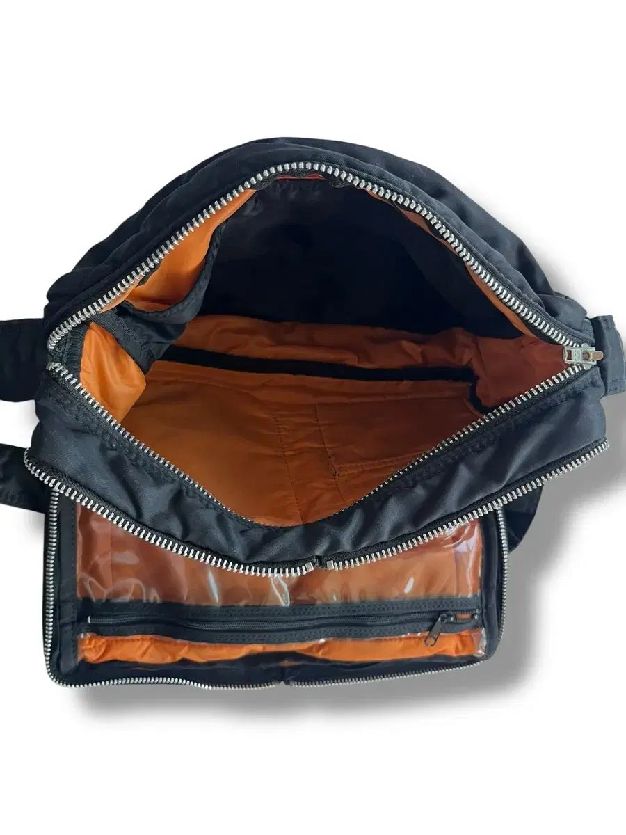 PORTER ポーター タンカー ショルダーバッグL 2層式　黒 美品 TANKER(タンカー) SHOULDER BAG(L) | 吉田カバンホームページ