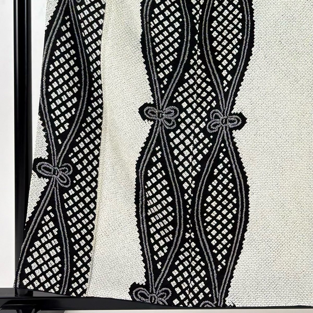 小紋 身丈159cm 裄丈62.5cm S 袷 立涌 菱 総絞り 灰白 正絹 秀品