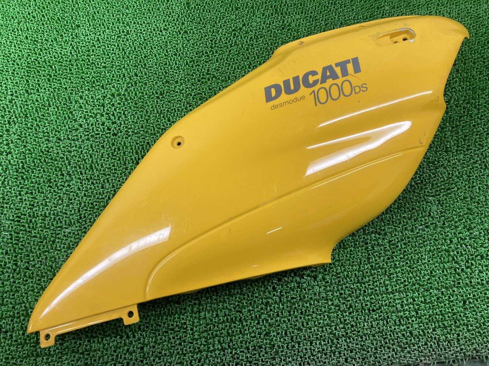 スーパースポーツ1000DS サイドカウル 右 黄 ドゥカティ 純正 中古 バイク 部品 SS1000DS 修復素材に 品薄 希少品 車検 Genuine 3 スーパースポーツ1000DS サイドカウル 右 黄 ドゥカティ 純正 バイク