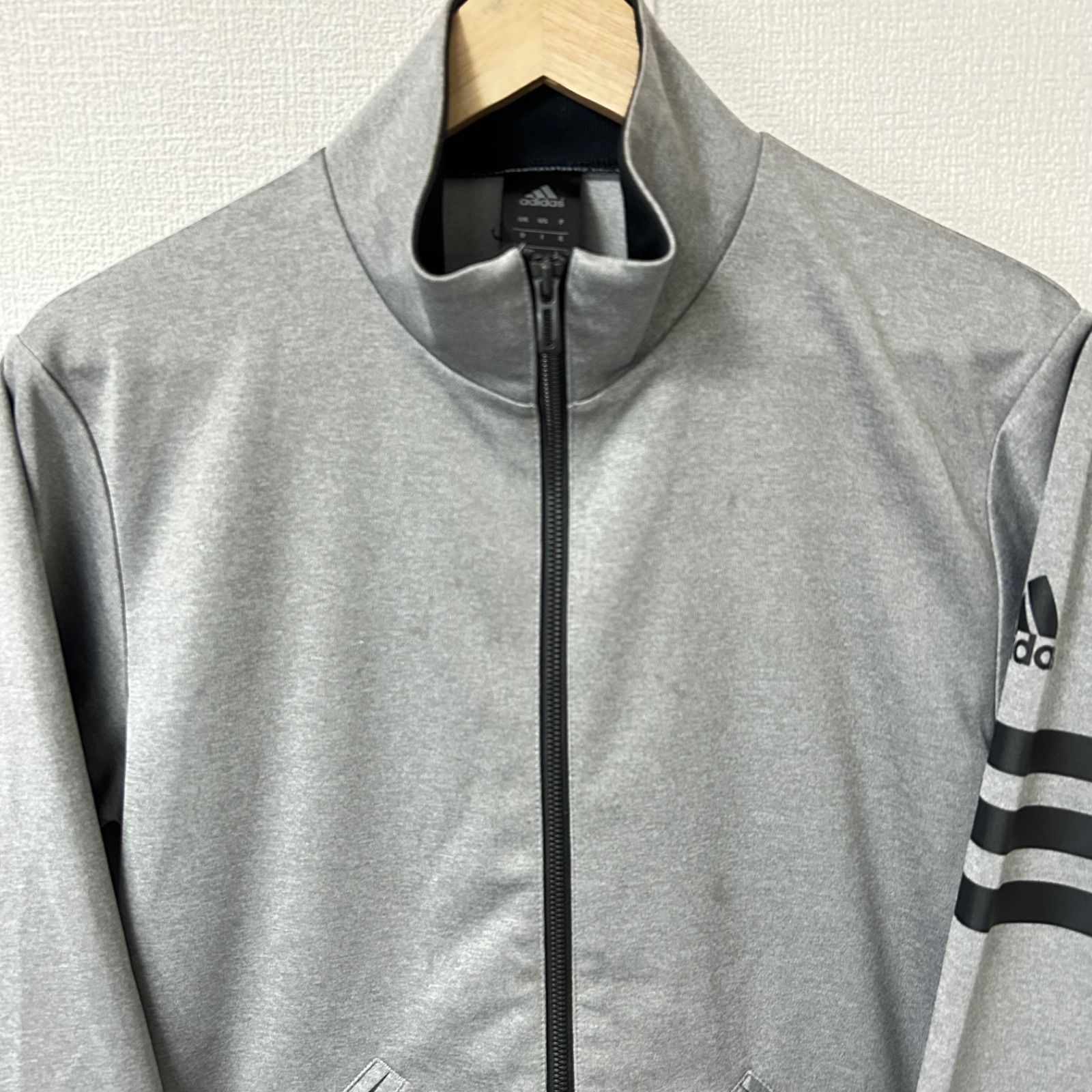 【美品】adidas パターンジャージ XLサイズ グレー 未使用品 アディダス adidas セットアップ ジャージ 上下