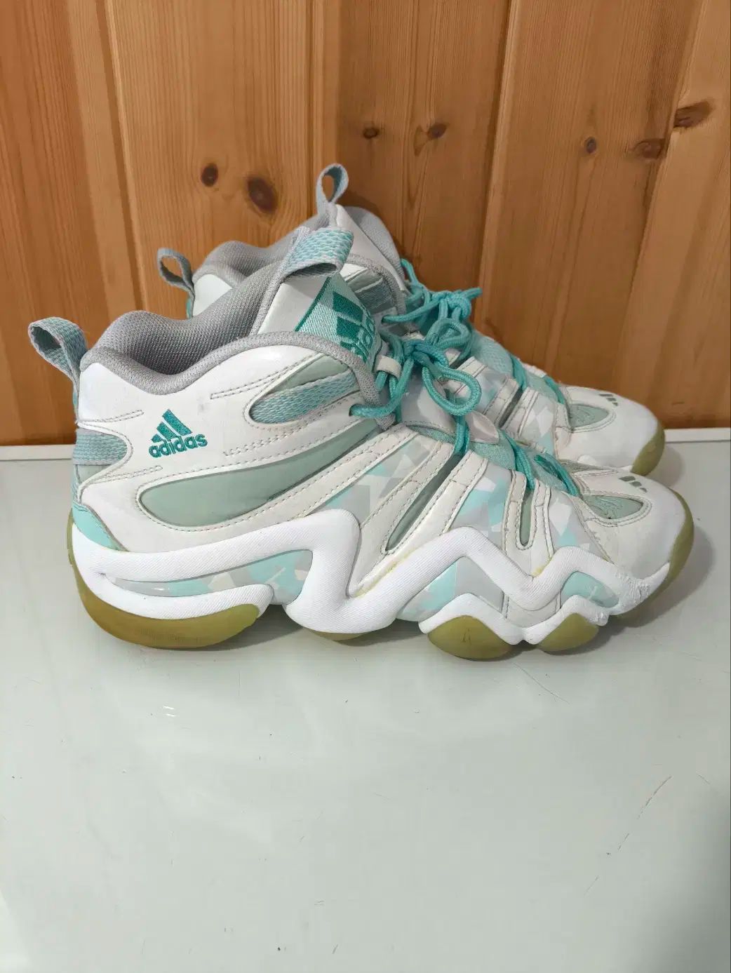 | 0 Crazy adidas コービーブライアント jordan_sneakers アディダス クレイジー II KB8 コービー・ブライアントのアディダス オリジナルス PART.74 (クレイジー98)が今週帰っ ブザービーターのブログ コービー・ブライアントのアディダスクレイジー2が「ブラック」に登場
