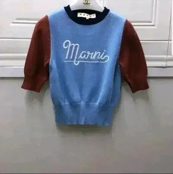 マルニ　ニット　刺繍ロゴ　クロップドニット 75855677_b_02_215.jpg
