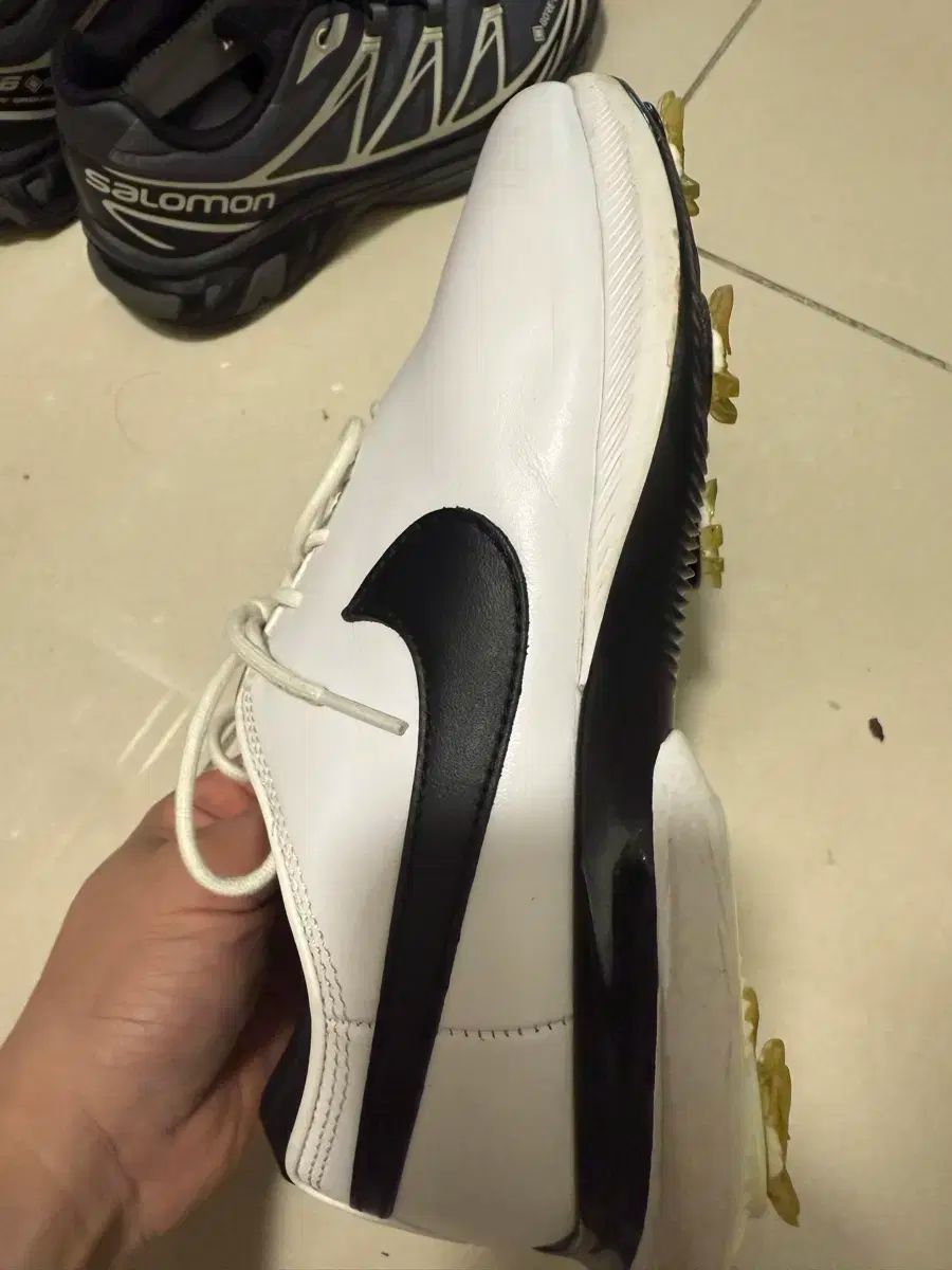 ゴルフシューズ