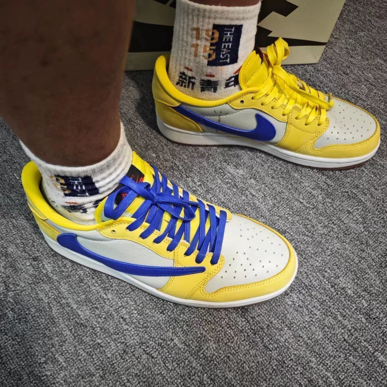 トラヴィススコット × ナイキ ウィメンズ エアジョーダン1 レトロ ロー OG Travis Scott × Nike Women s Air Jordan 1 Retro Low OG DZ4137-700