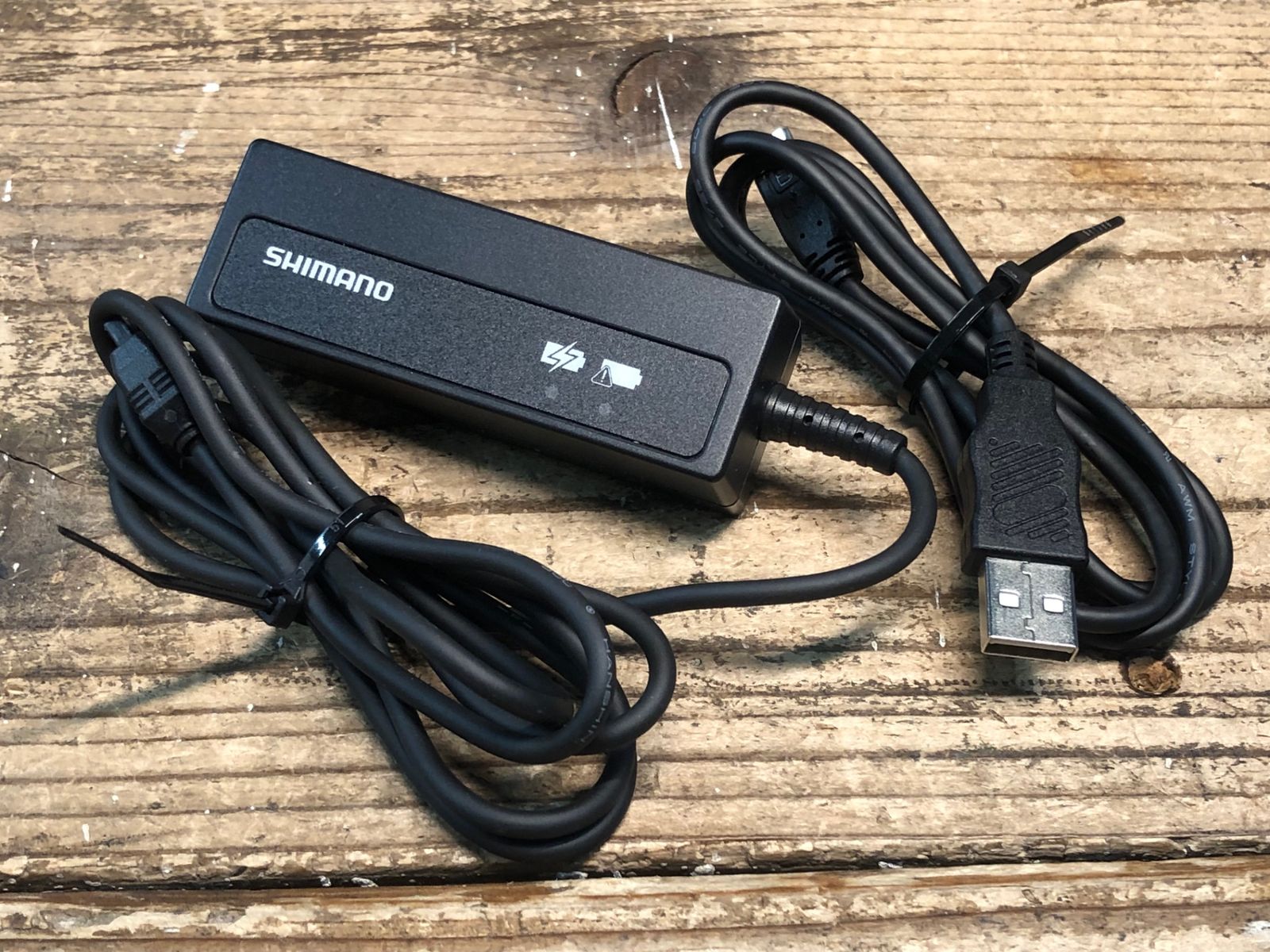SHIMANO Di2 バッテリーチャージャー SM-BCR2 Shimano SM-BCR2 for Di2 E-tube SM-BTR2 Internal Battery