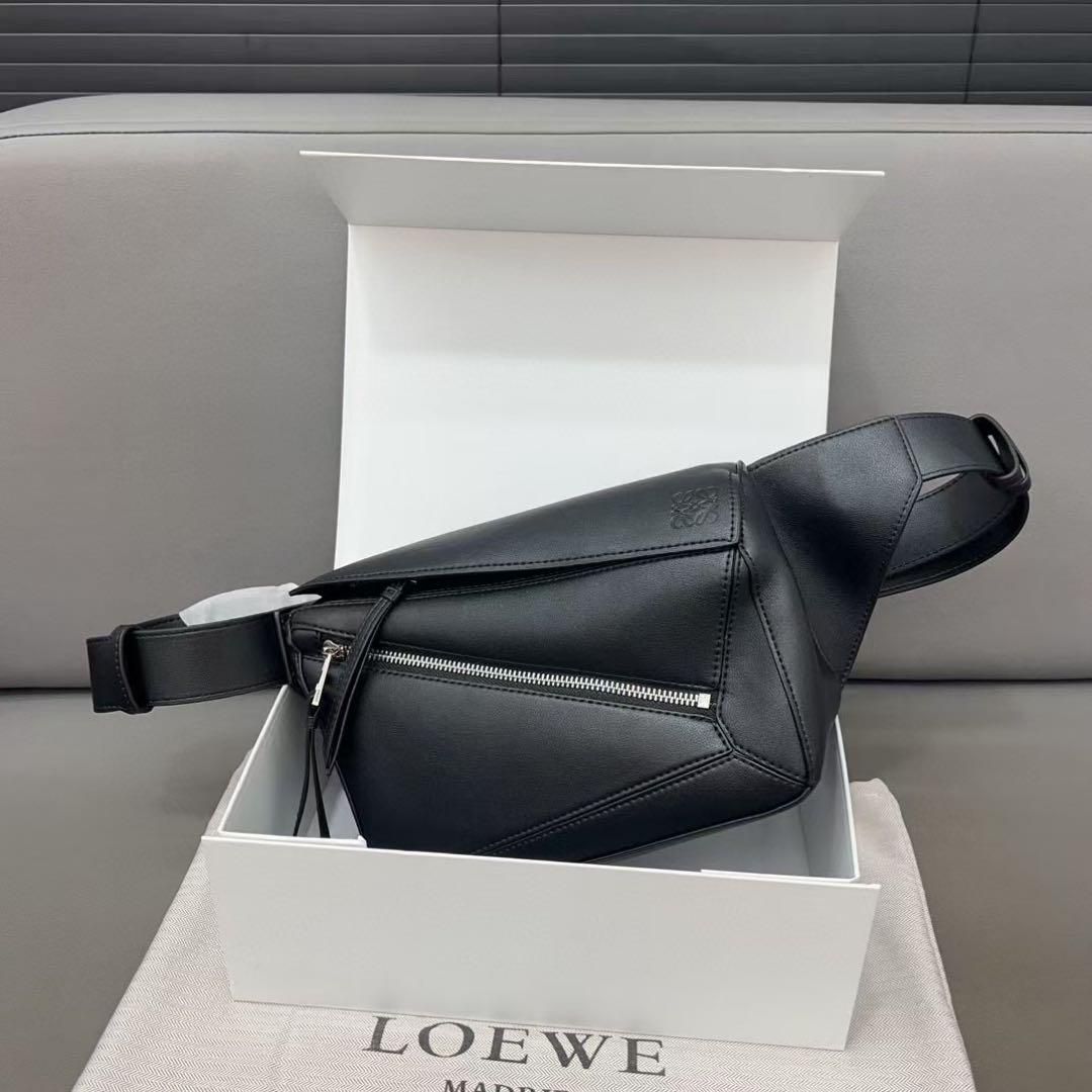 新品_未使用】箱付loewe_ノベルティ_ウエストポーチ_ボディバッグ_黑_  