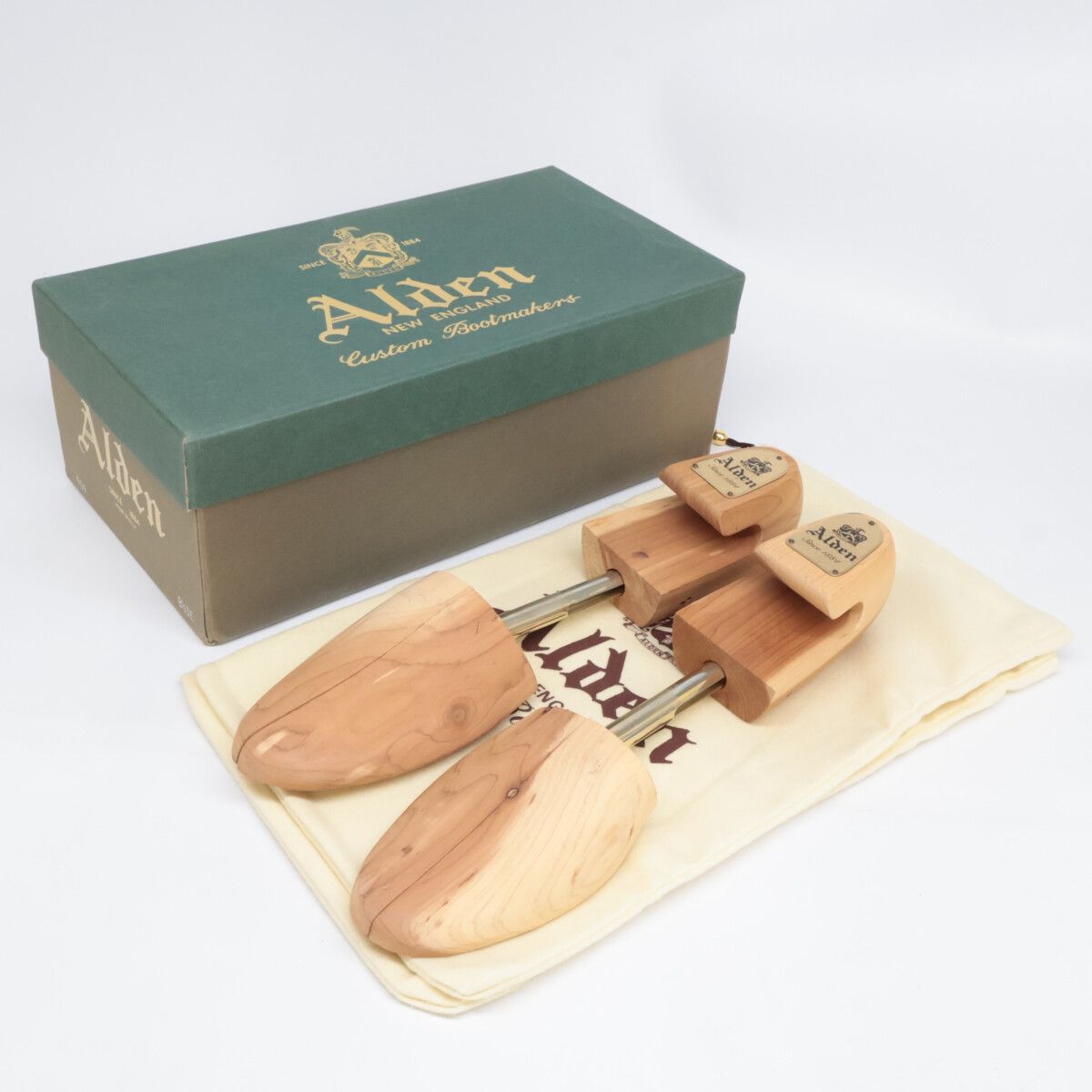 セミブローグ メダリオン