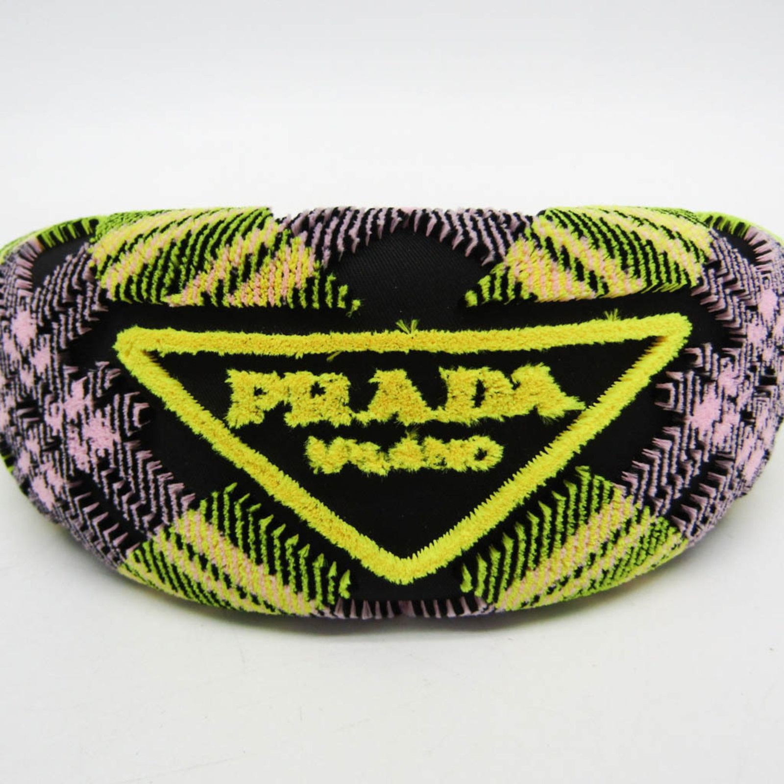 プラダ(Prada) トライアングルロゴ 三角ロゴ プレート パイル 1IH016