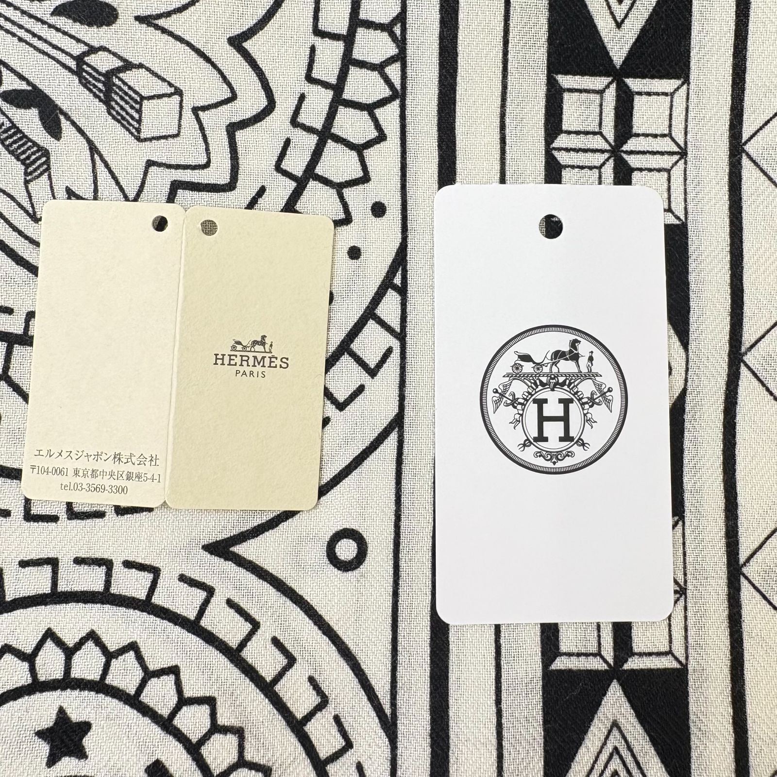 新品未使用エルメス　カレジェアン　シュヴァル・ドゥ・クール・バンダナ 140 新品未使用エルメス カレジェアン シュヴァル・ドゥ・クール・バンダナ