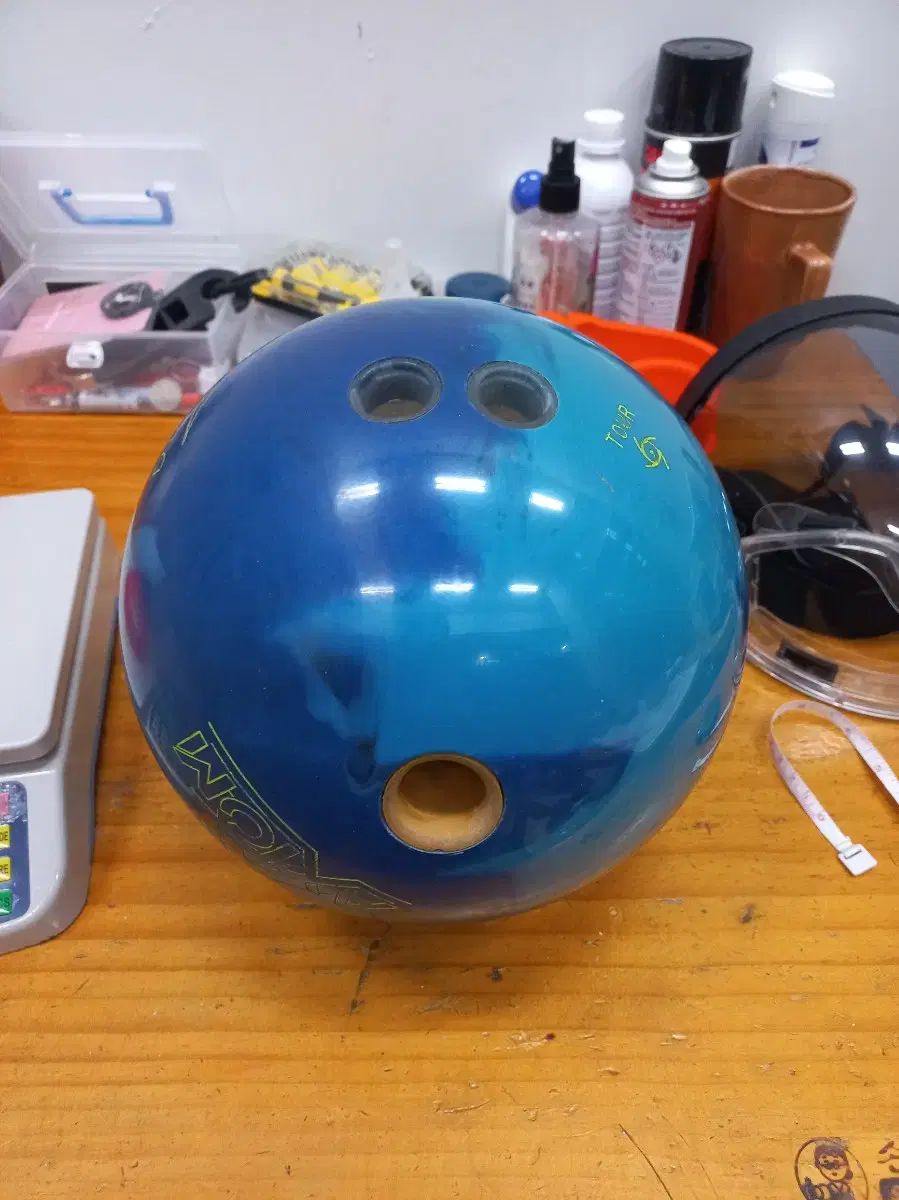 ボーリングボール 15 p アクシウム ツアー